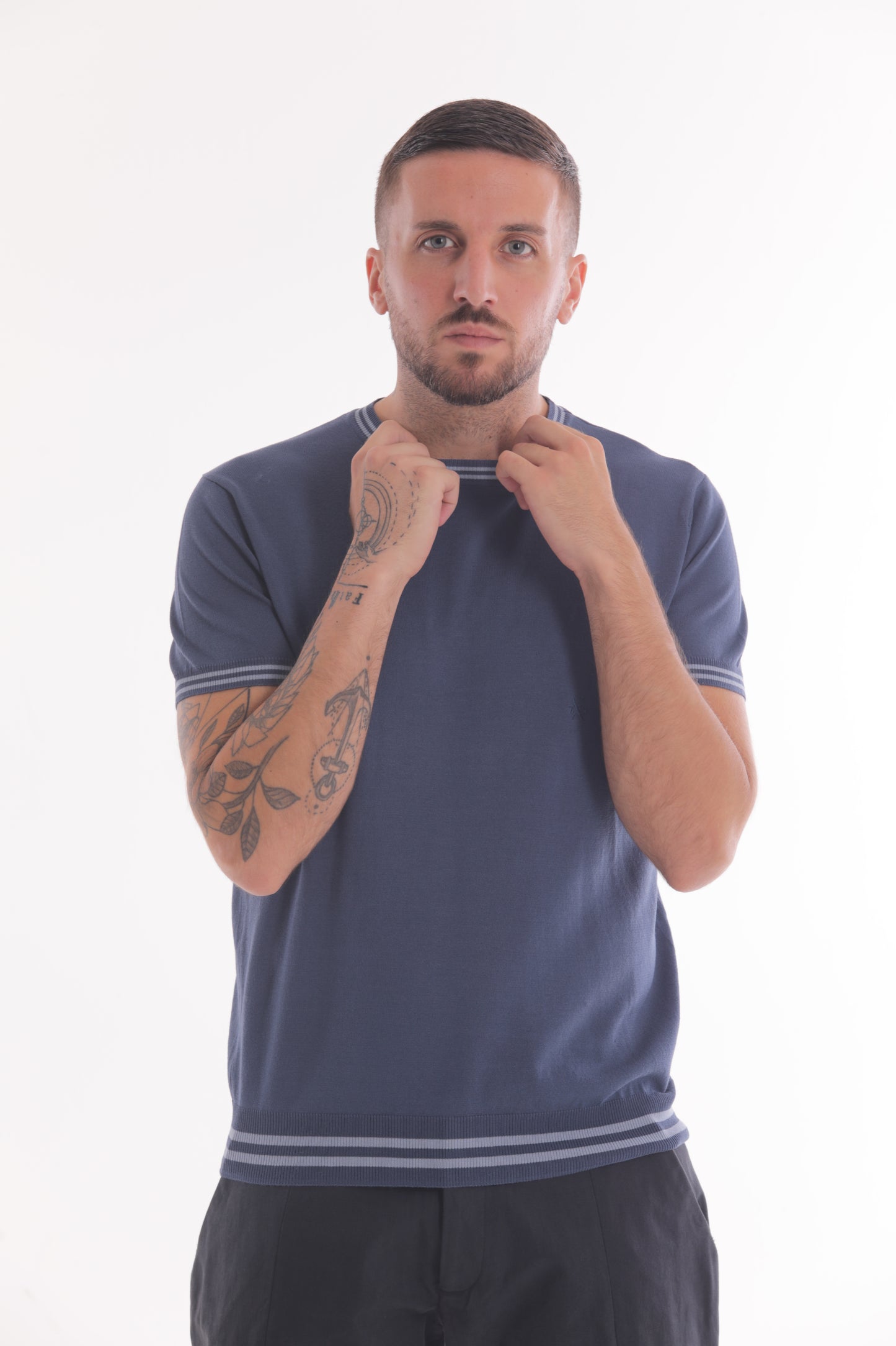 MAGLIETTA IN MAGLIA A CONTRASTO