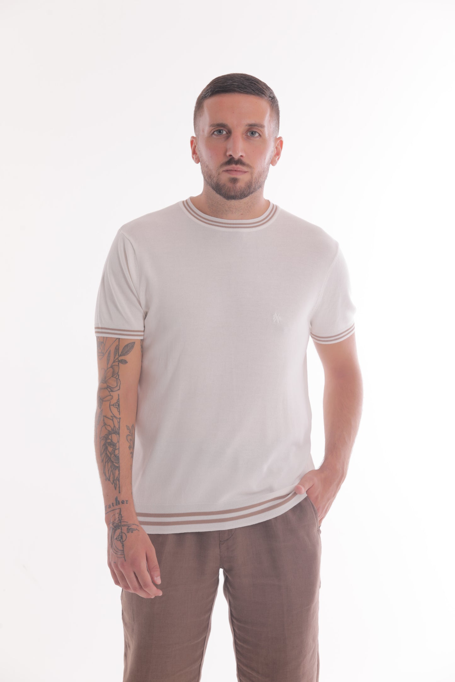 MAGLIETTA IN MAGLIA A CONTRASTO
