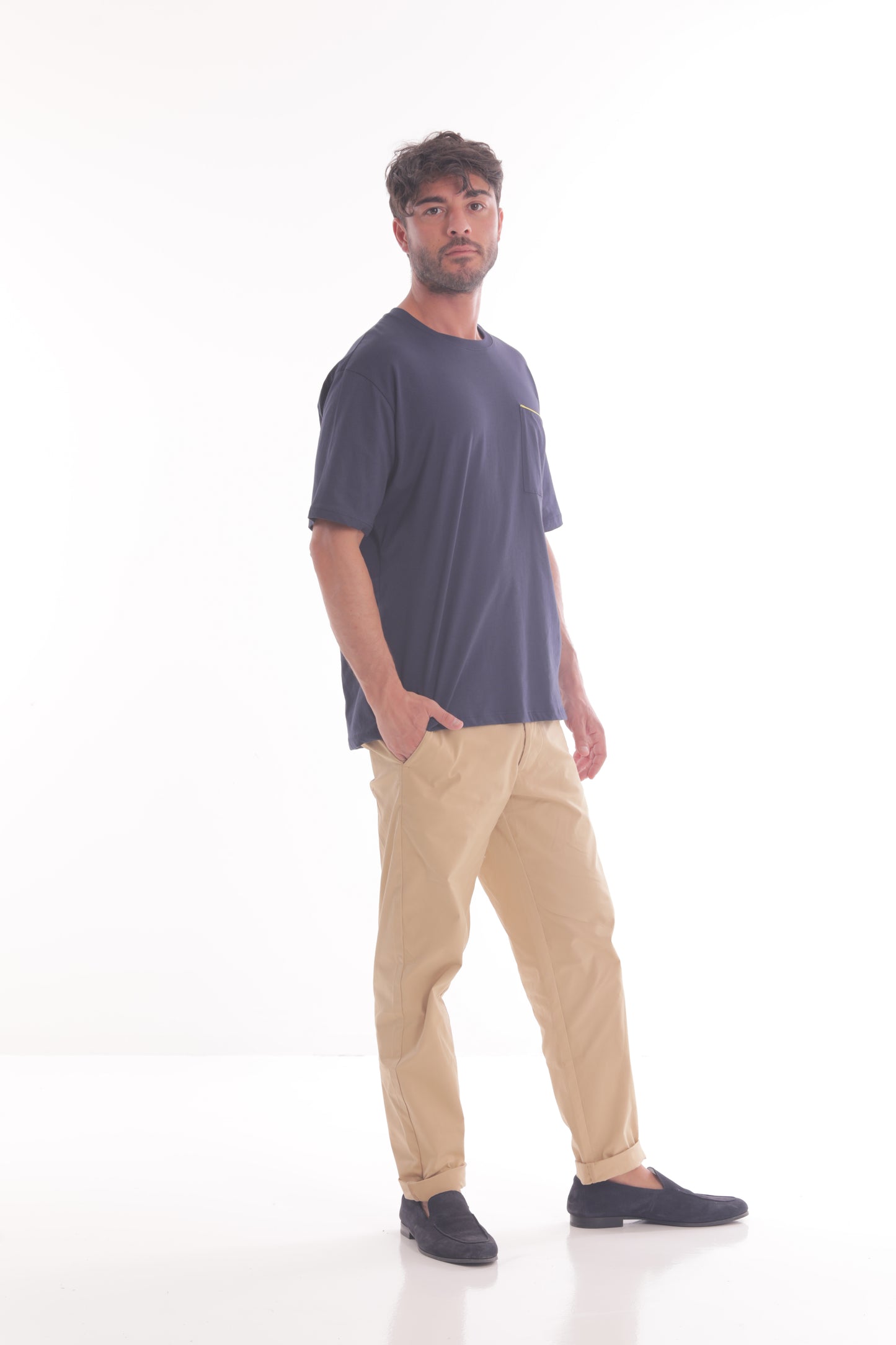 PANTALONE DETTAGLIO CINTURINI SUI FIANCHI
