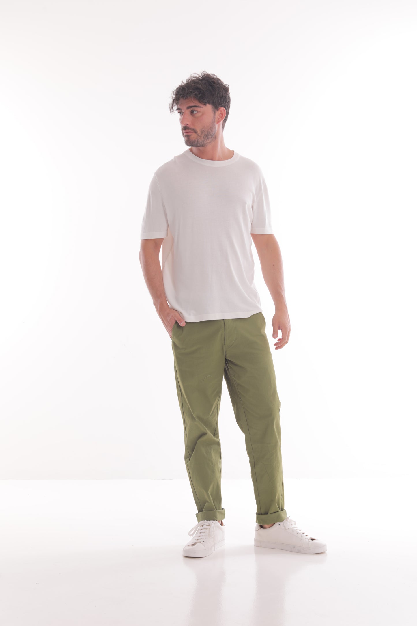 PANTALONE DETTAGLIO CINTURINI SUI FIANCHI