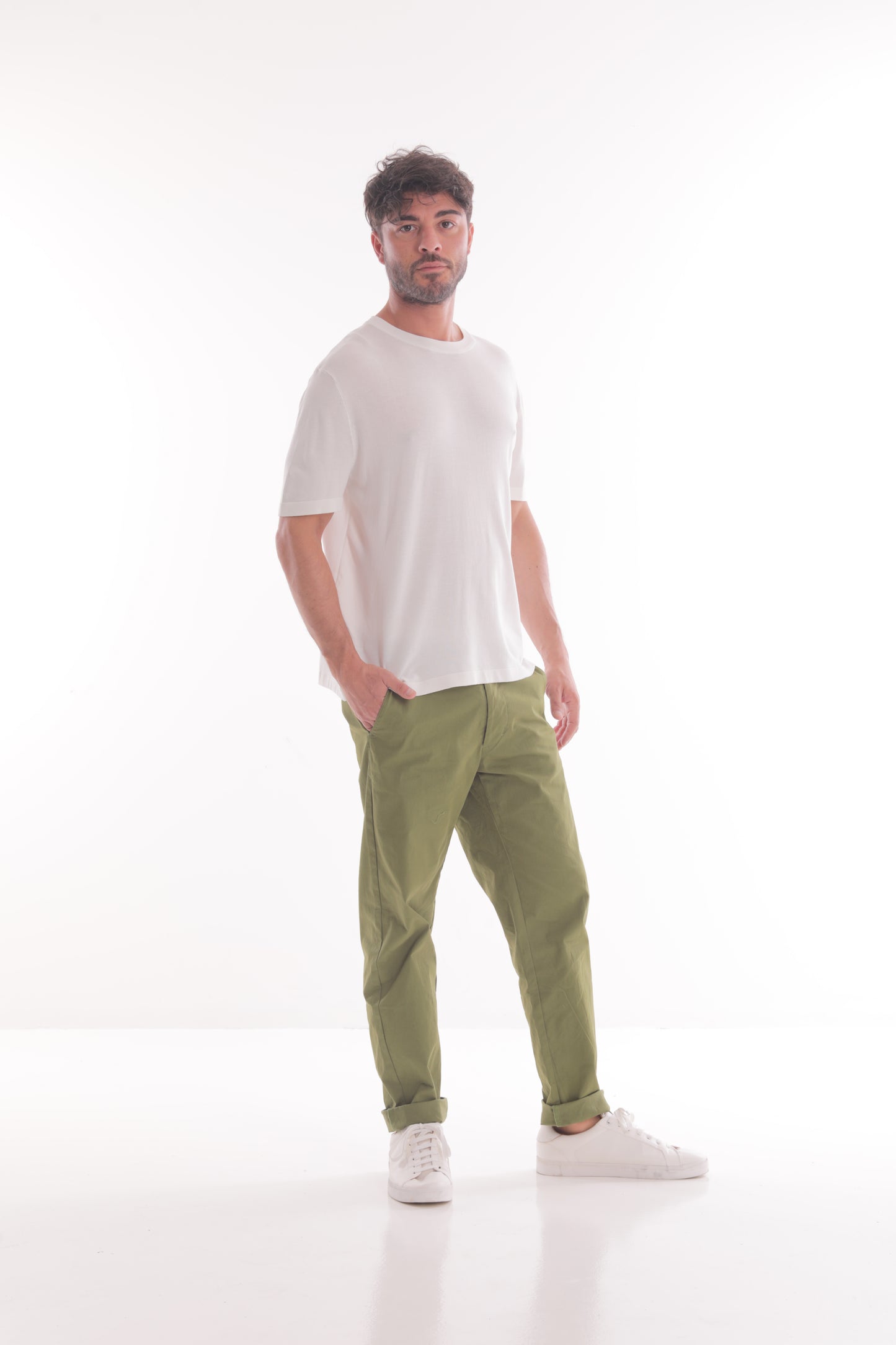 PANTALONE DETTAGLIO CINTURINI SUI FIANCHI