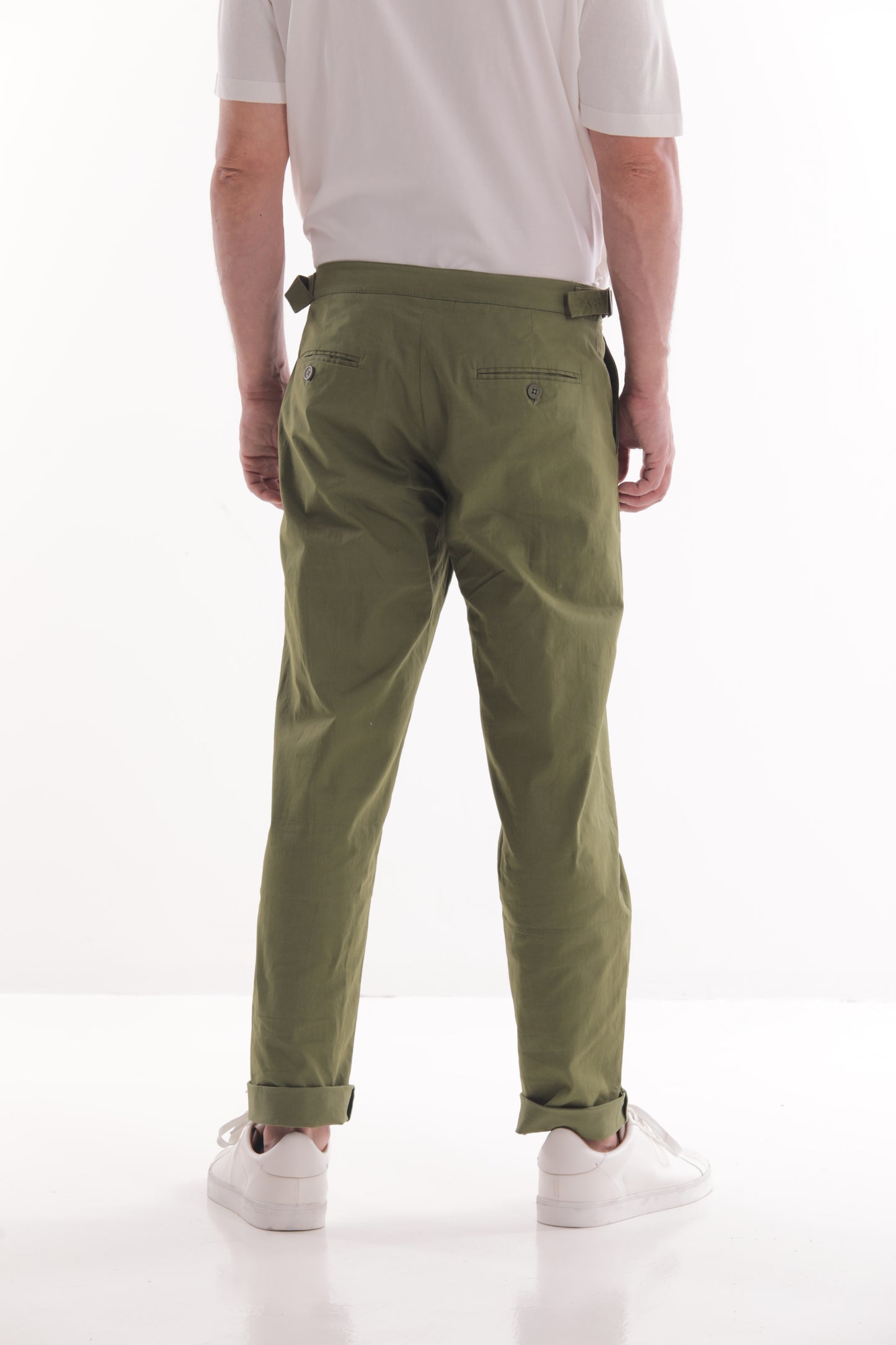 PANTALONE DETTAGLIO CINTURINI SUI FIANCHI