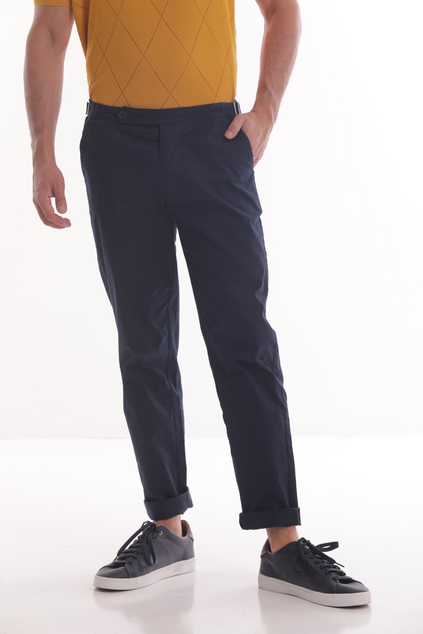 PANTALONE DETTAGLIO CINTURINI SUI FIANCHI