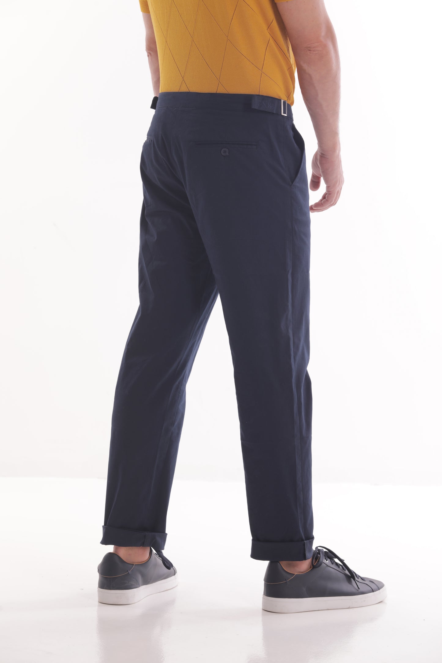 PANTALONE DETTAGLIO CINTURINI SUI FIANCHI
