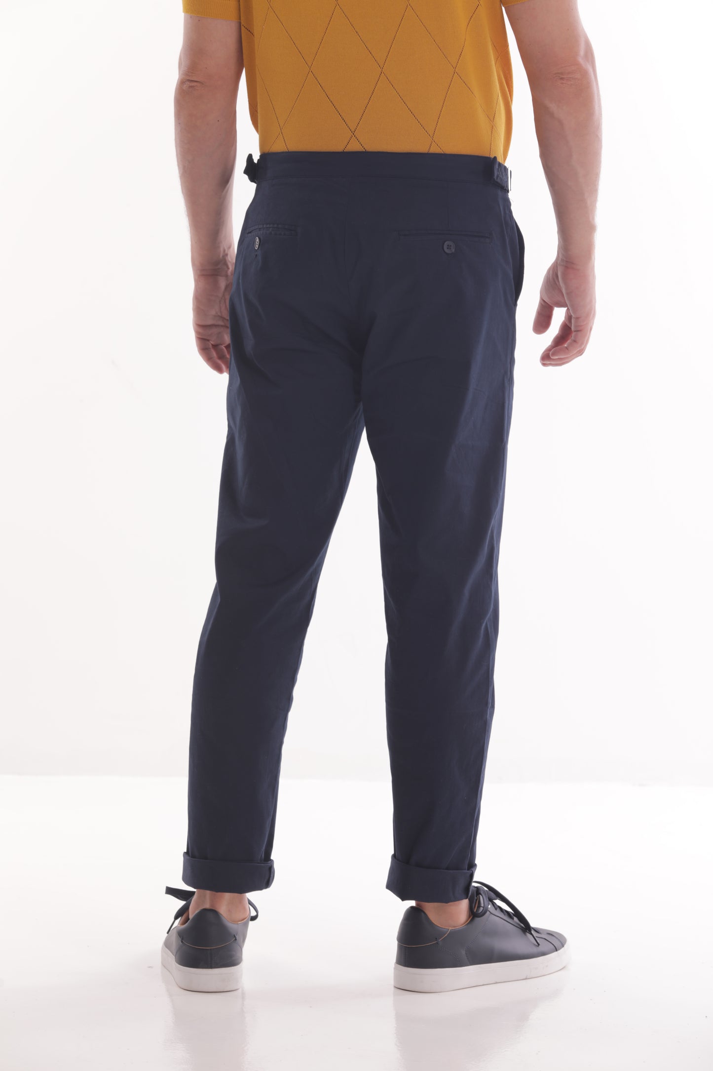 PANTALONE DETTAGLIO CINTURINI SUI FIANCHI