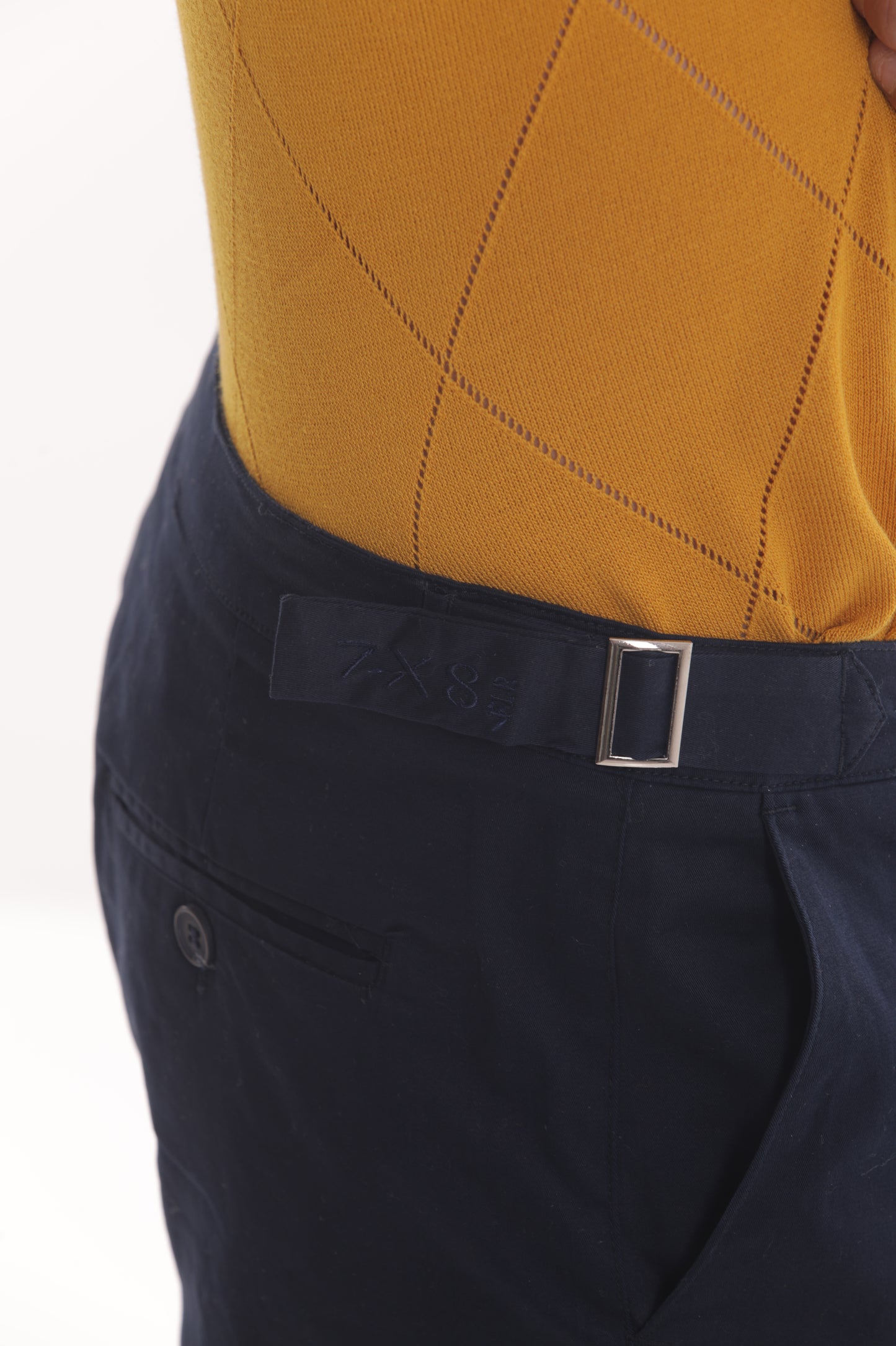 PANTALONE DETTAGLIO CINTURINI SUI FIANCHI