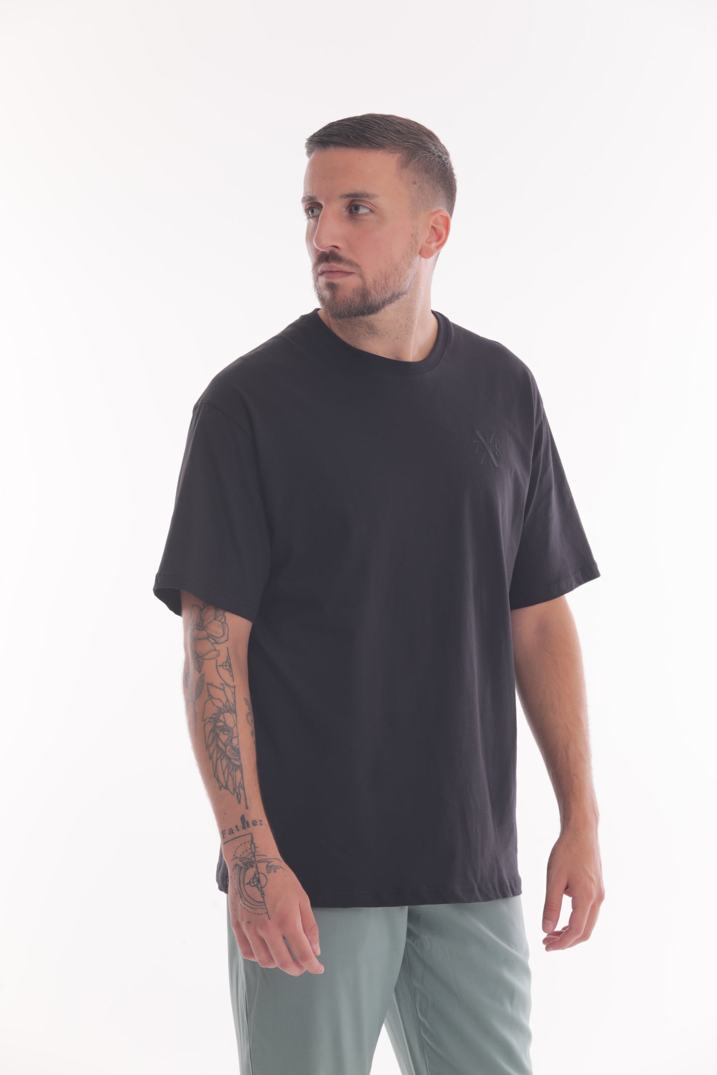 T-SHIRT CON LOGO