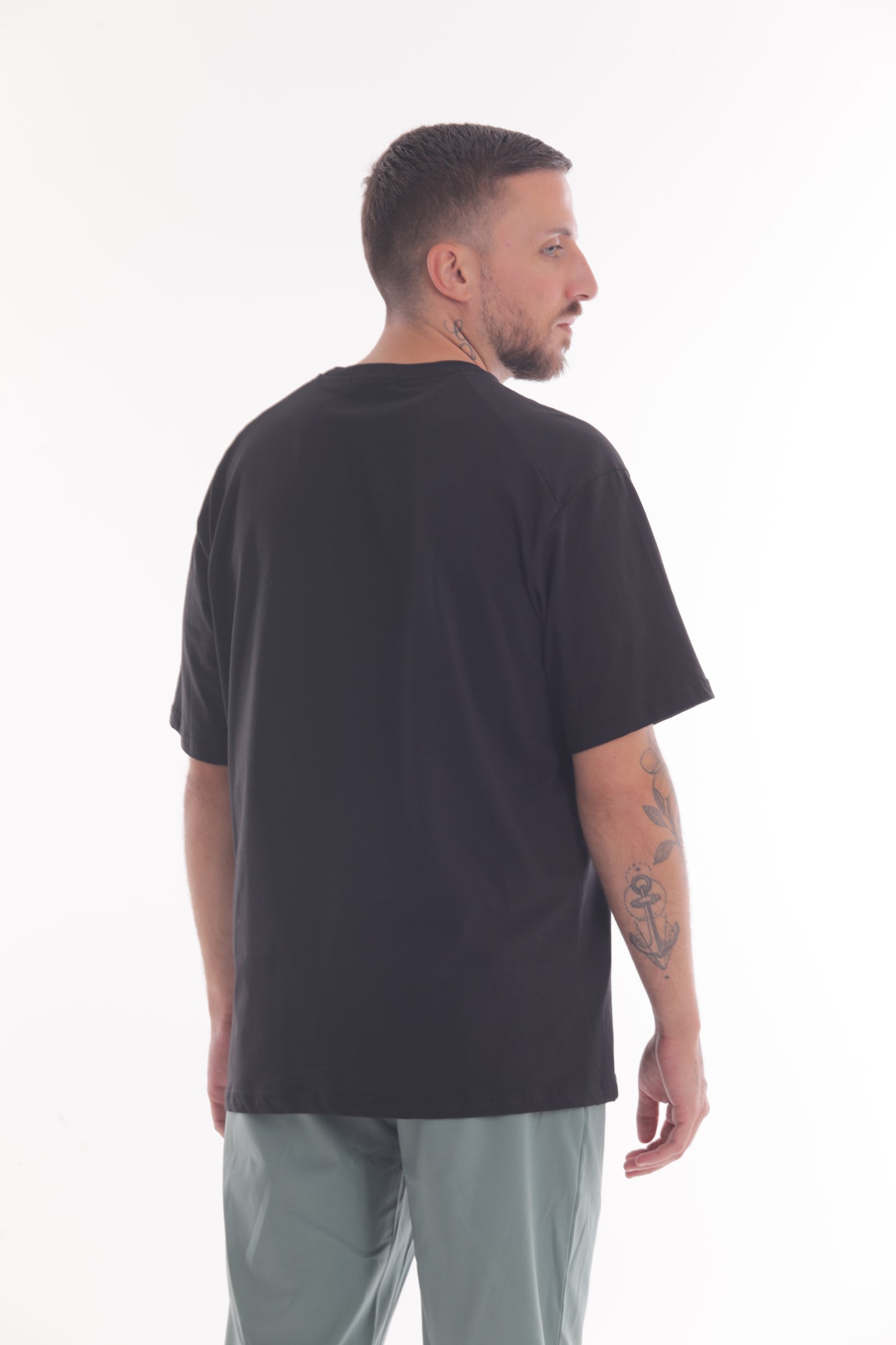 T-SHIRT CON LOGO