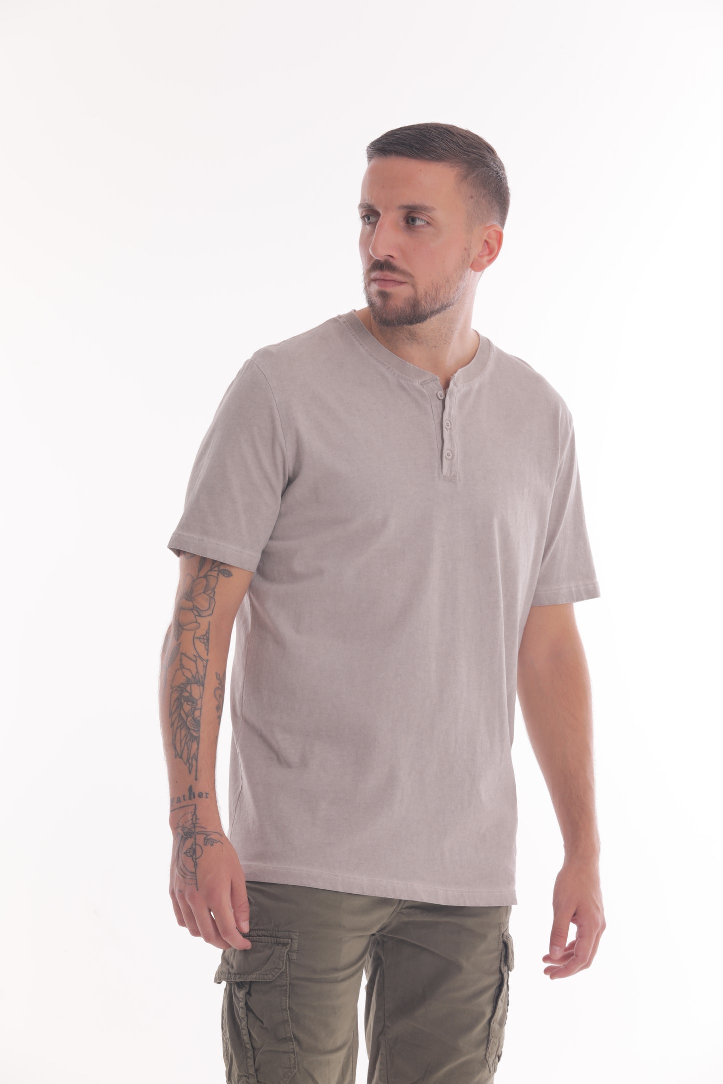 T-SHIRT COLLO BOTTONI