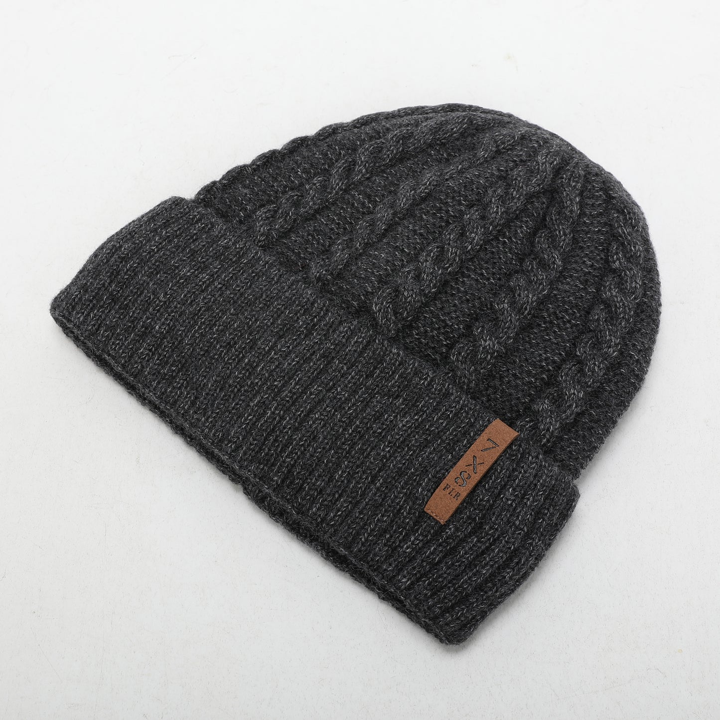 BERRETTO IN MAGLIA A TRECCE CON LOGO