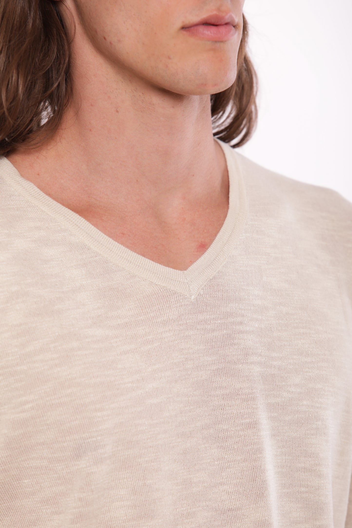 MAGLIA SCOLLO A V IN MISTO VISCOSA