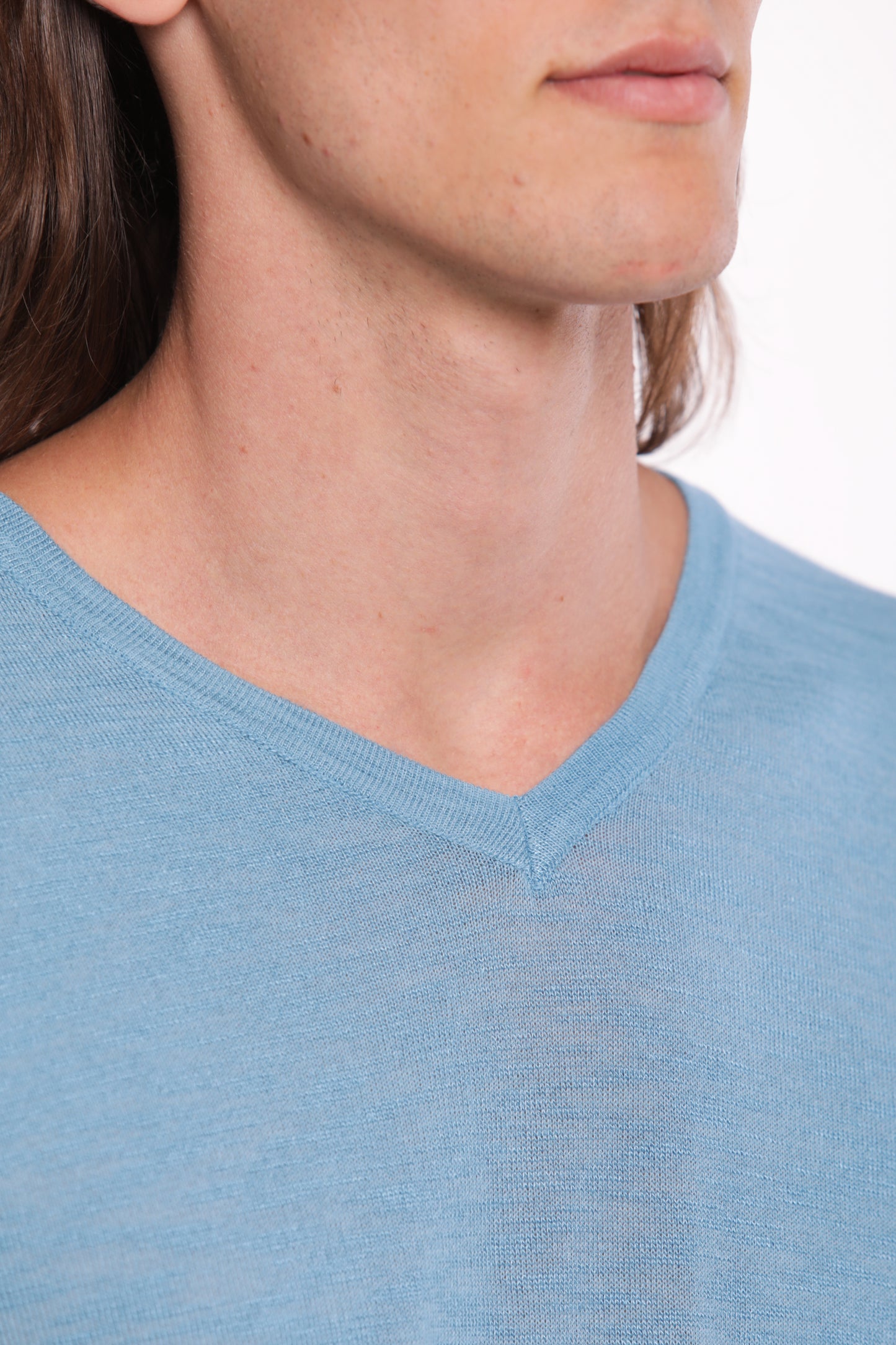 MAGLIA SCOLLO A V IN MISTO VISCOSA