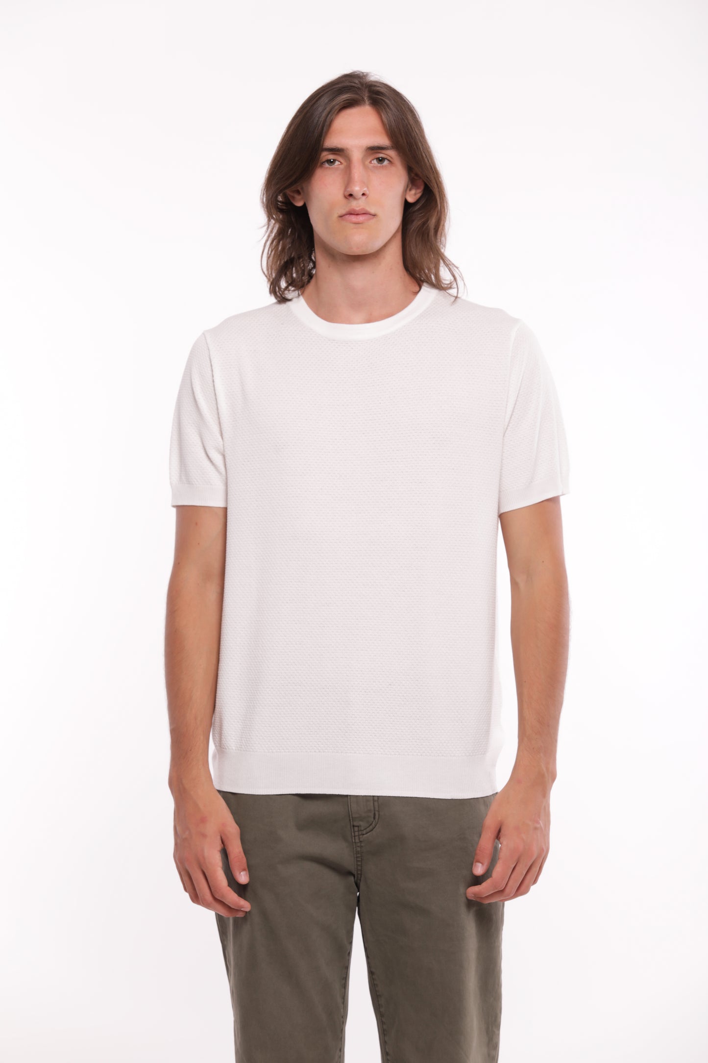 MAGLIA CON STRUTTURA OPERATA