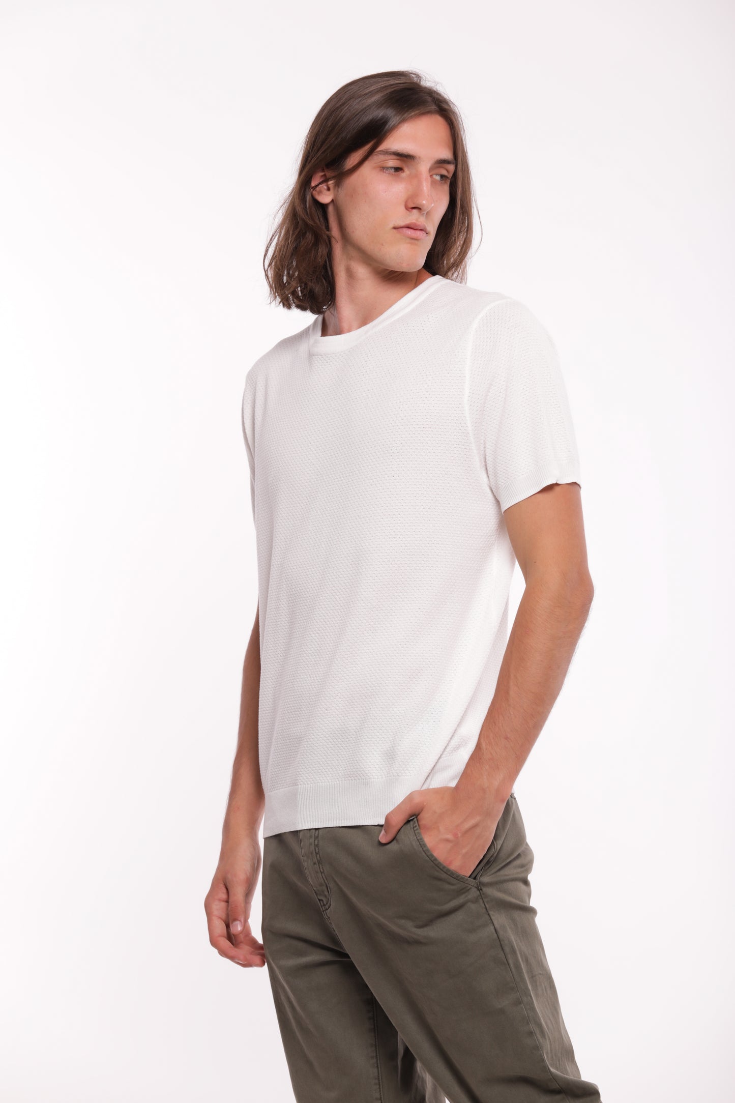 MAGLIA CON STRUTTURA OPERATA