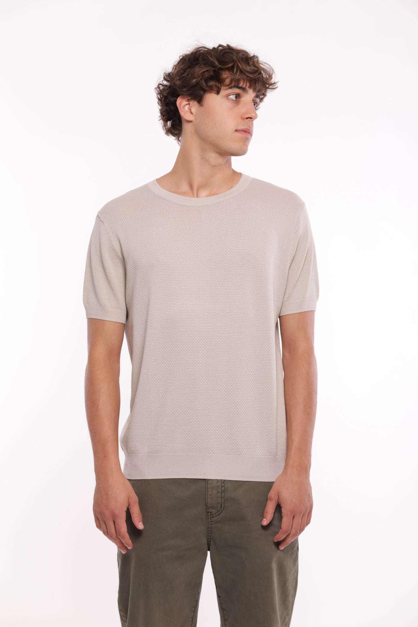 MAGLIA CON STRUTTURA OPERATA