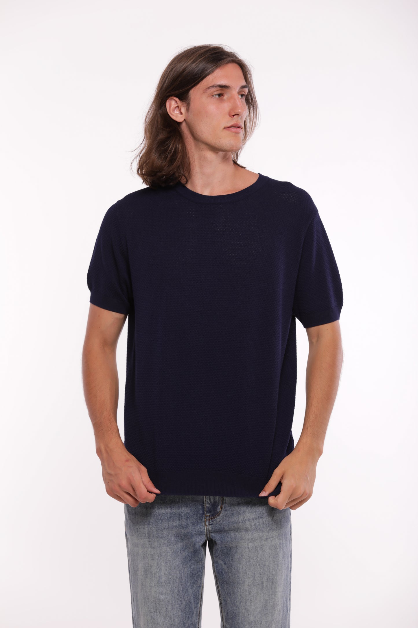 MAGLIA CON STRUTTURA OPERATA