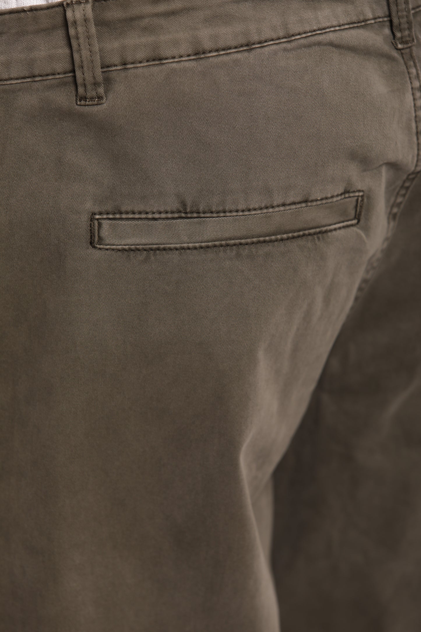 PANTALONI TAPERED FIT