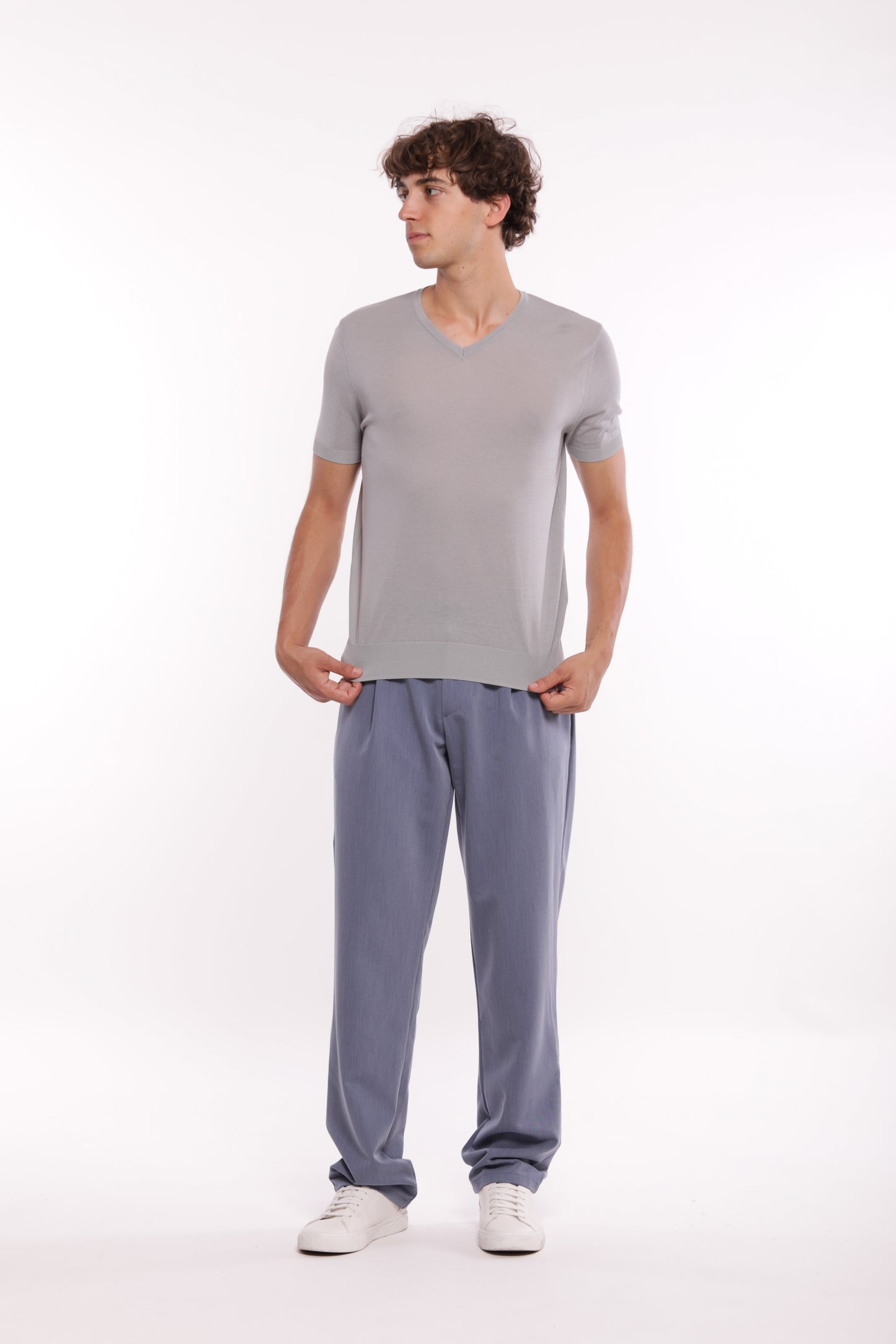 PANTALONI CON PIEGHE IN MISTO VISCOSA