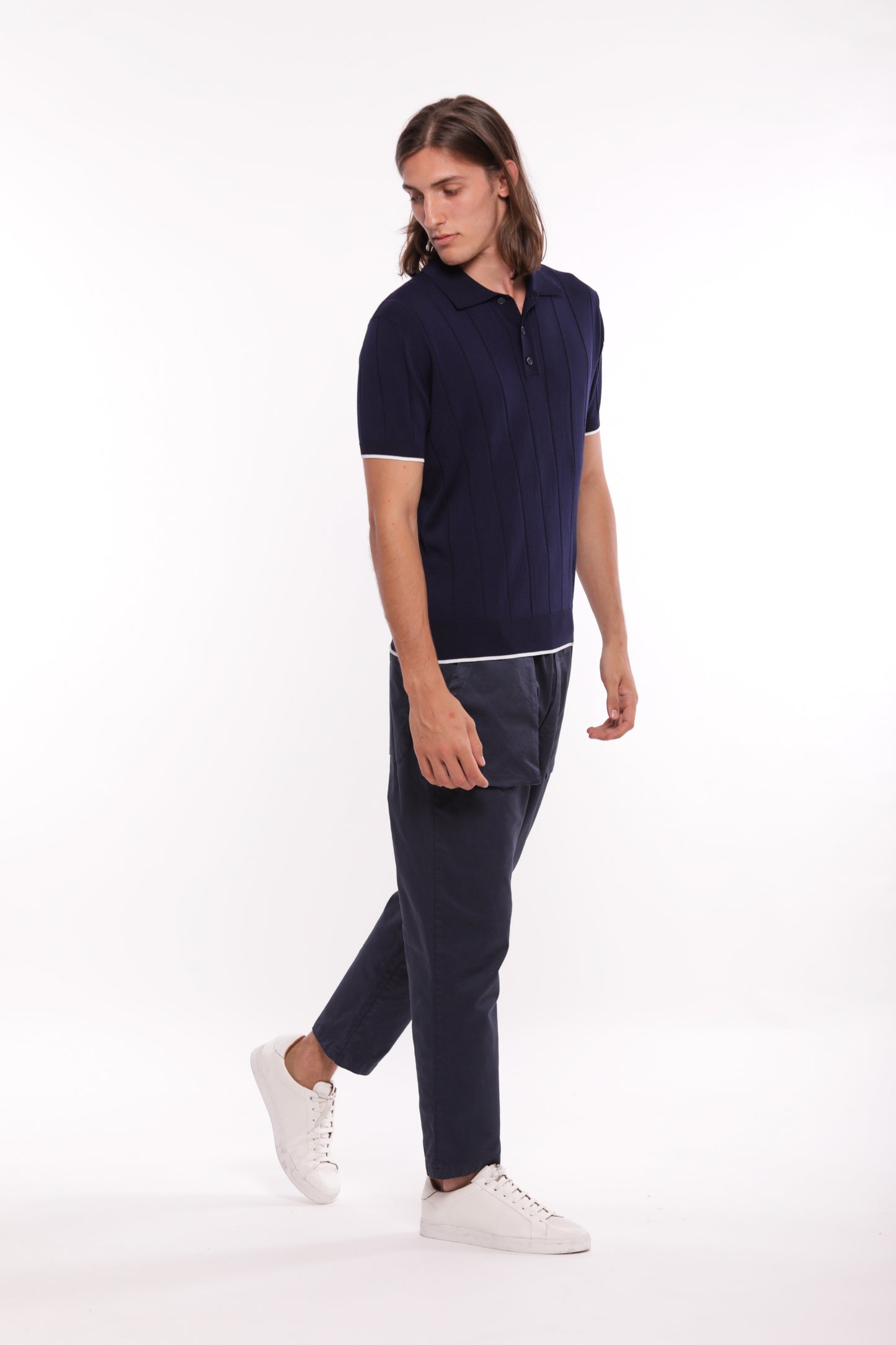 PANTALONI CON TASCONE IN GABARDINA