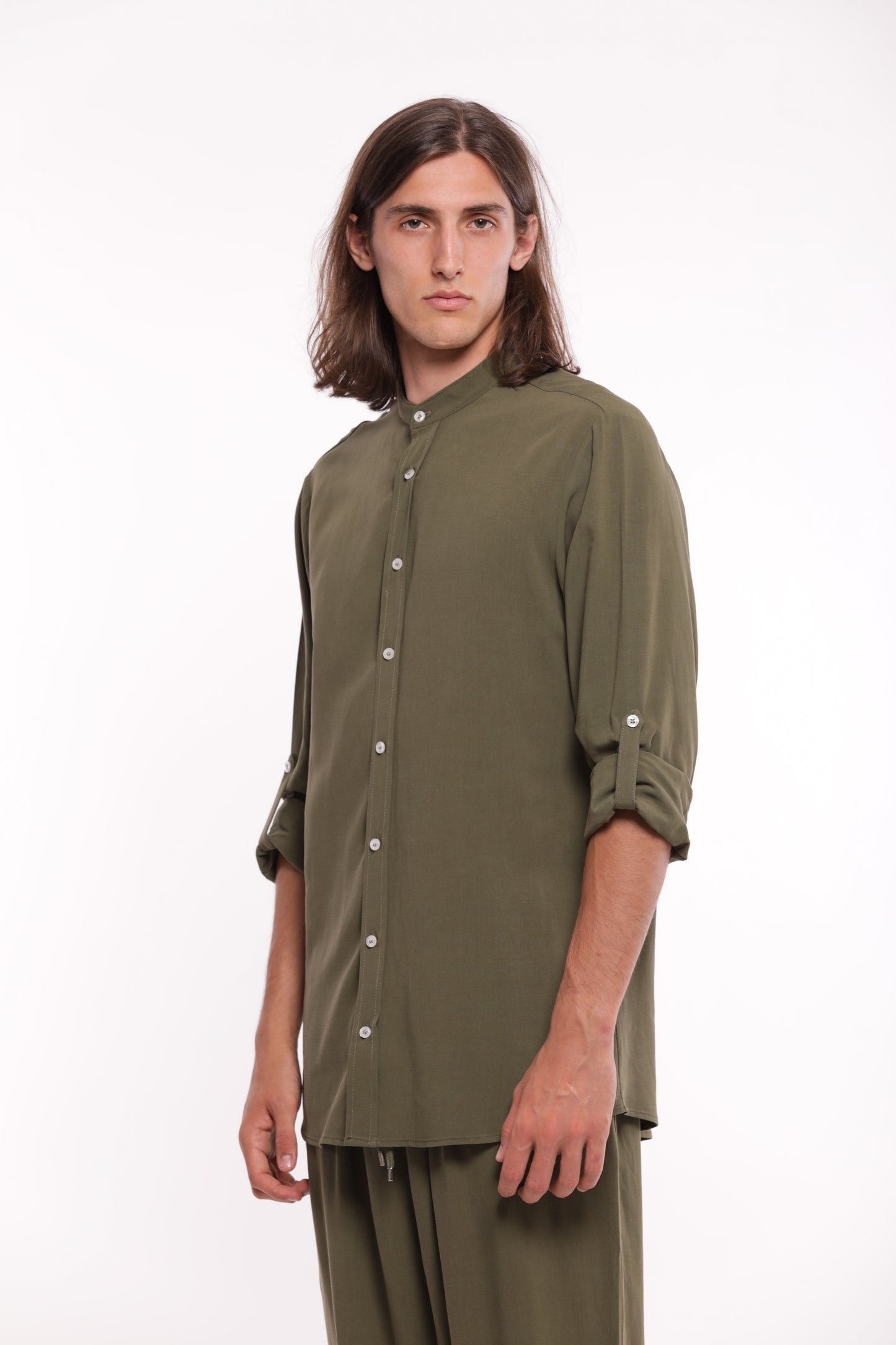 CAMICIA COLLO COREANO E ALAMARI