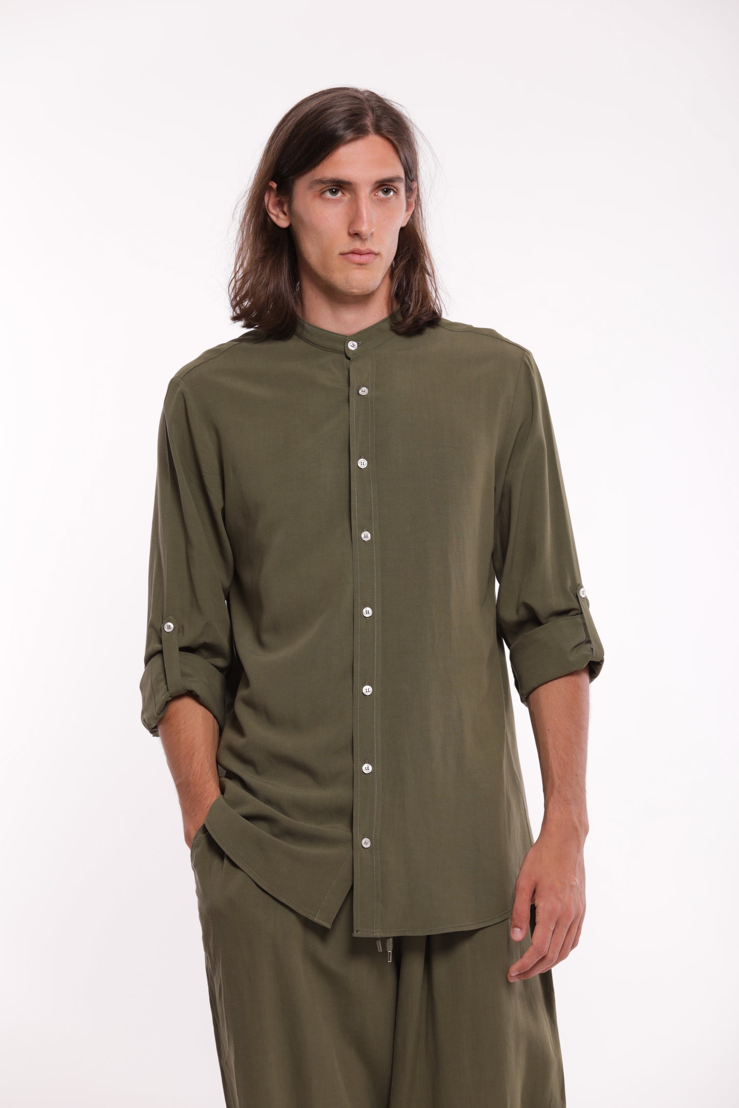 CAMICIA COLLO COREANO E ALAMARI