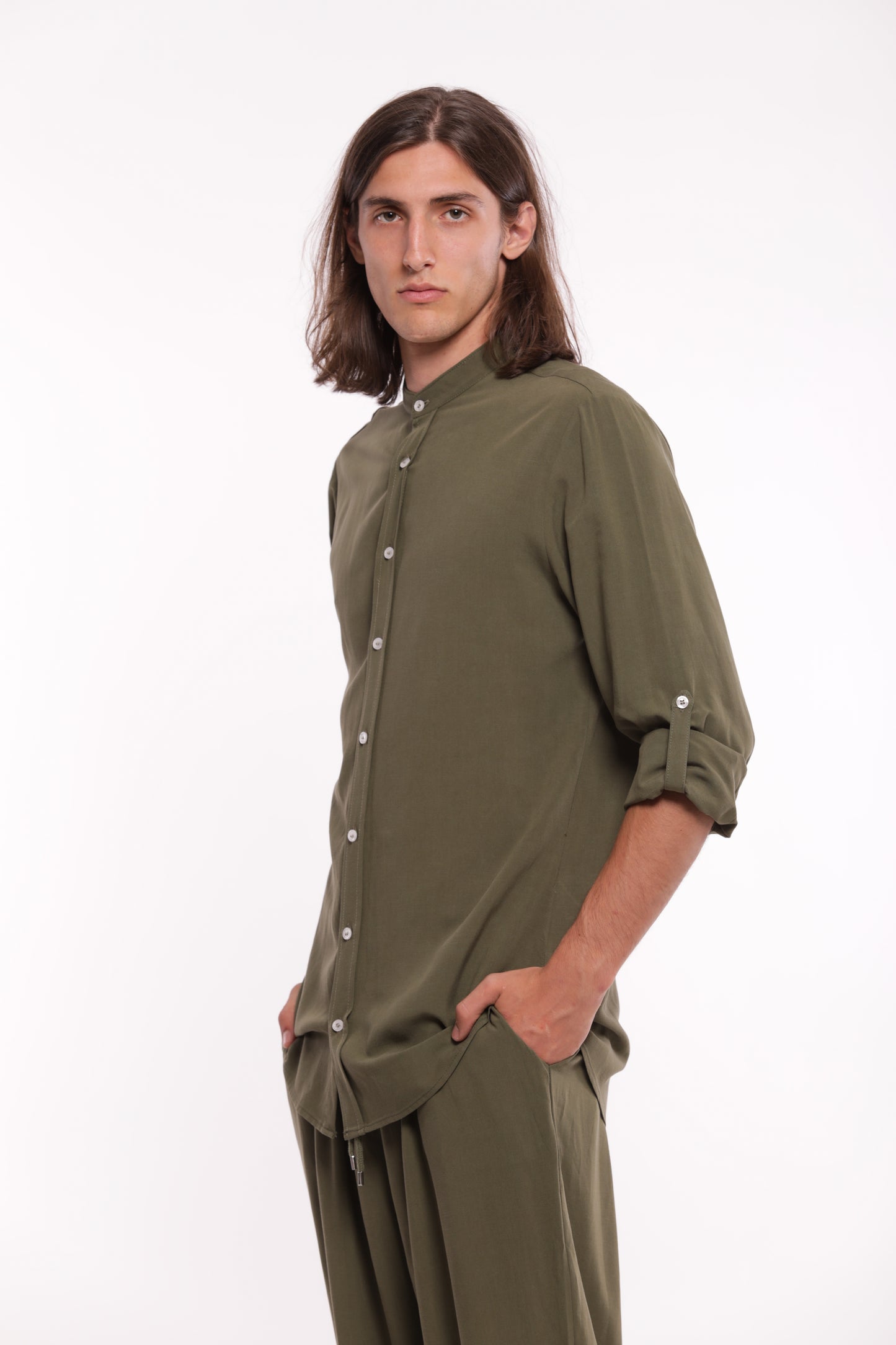CAMICIA COLLO COREANO E ALAMARI