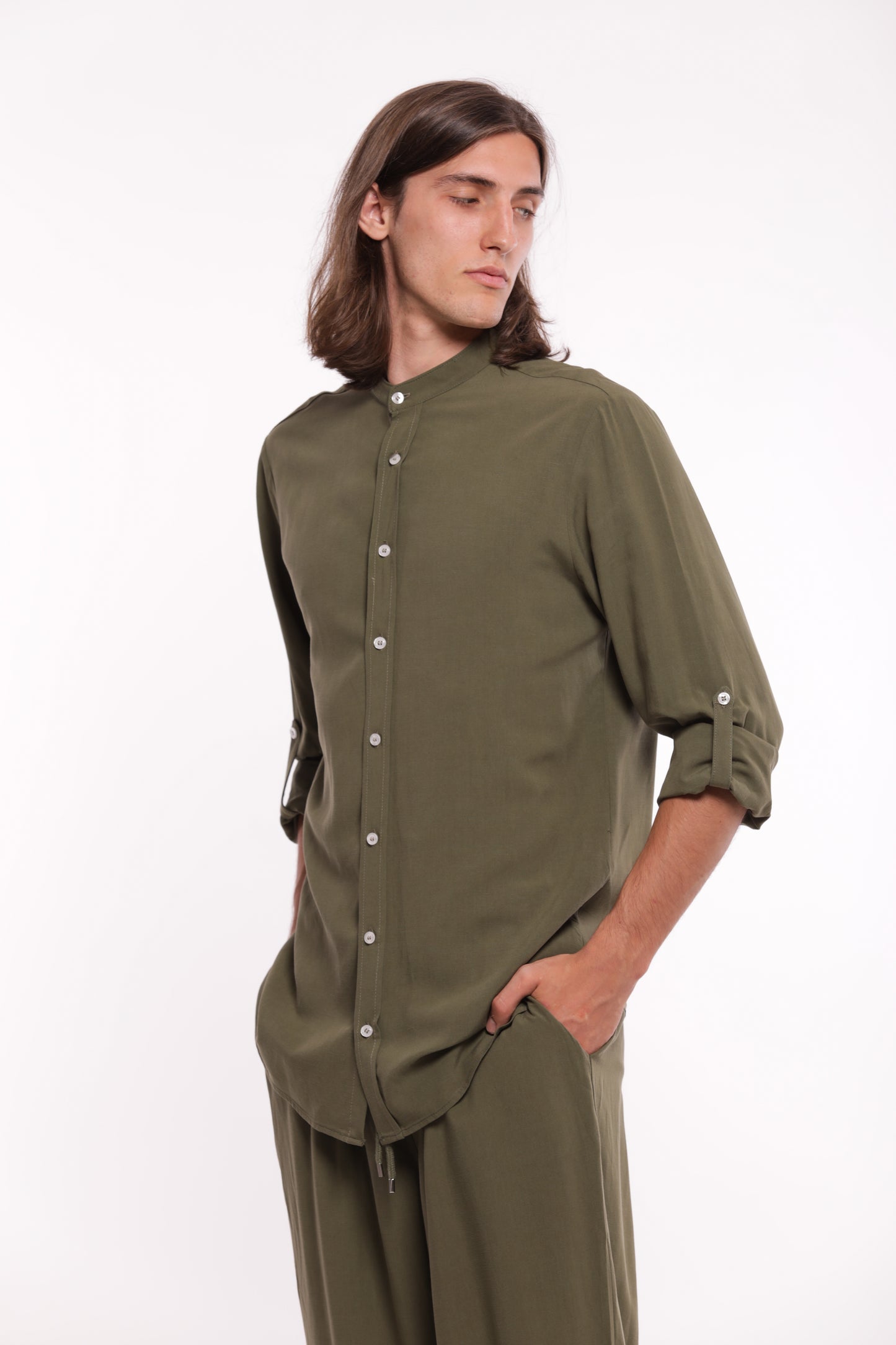 CAMICIA COLLO COREANO E ALAMARI