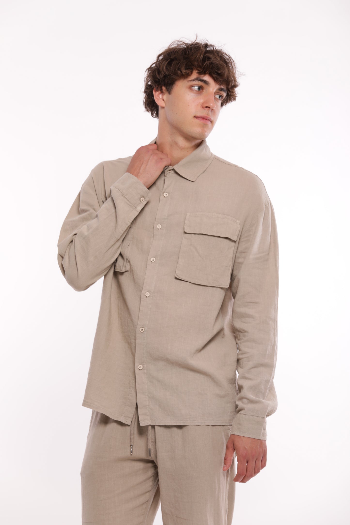 CAMICIA IN LINO CON TASCONI