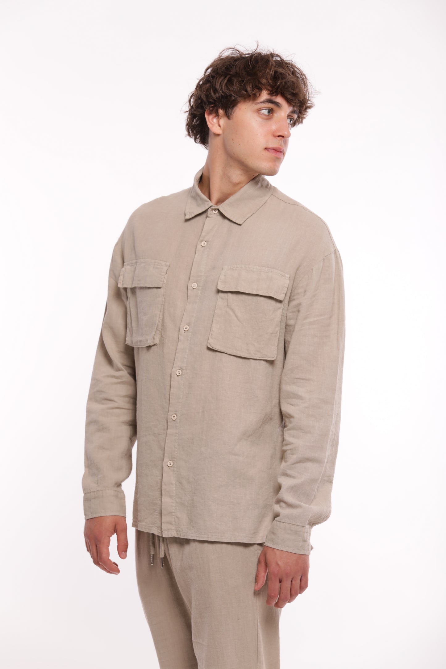 CAMICIA IN LINO CON TASCONI