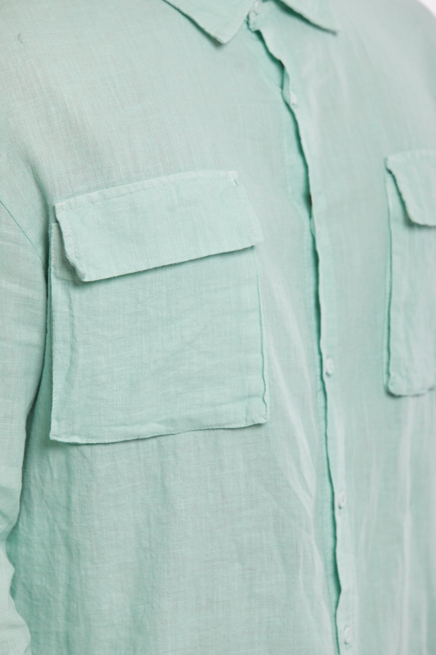 CAMICIA IN LINO CON TASCONI