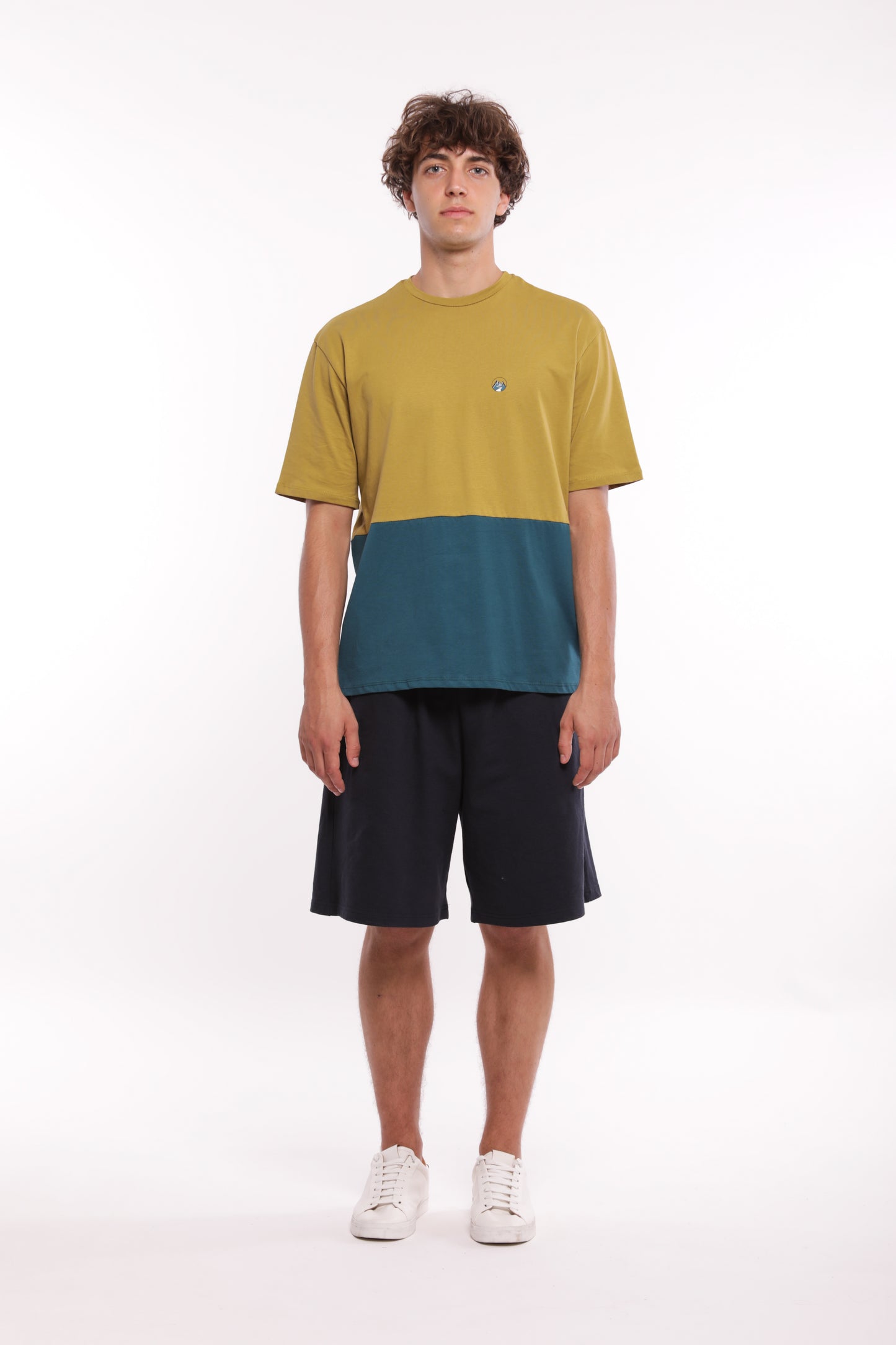 T-SHIRT OVER MONTAGNA