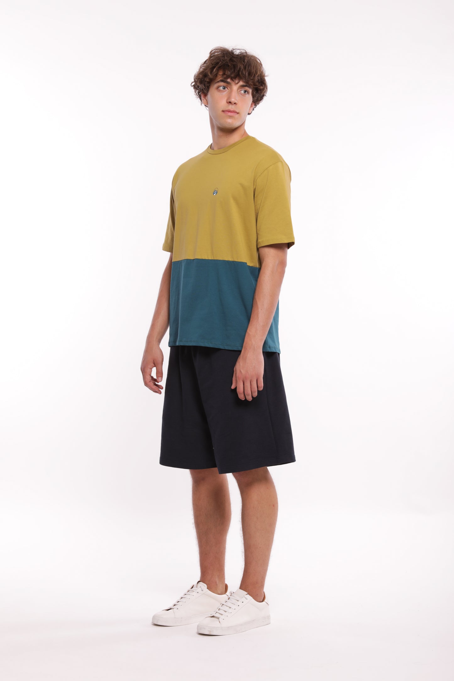 T-SHIRT OVER MONTAGNA