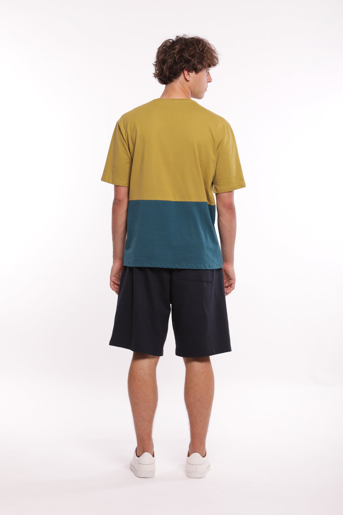 T-SHIRT OVER MONTAGNA
