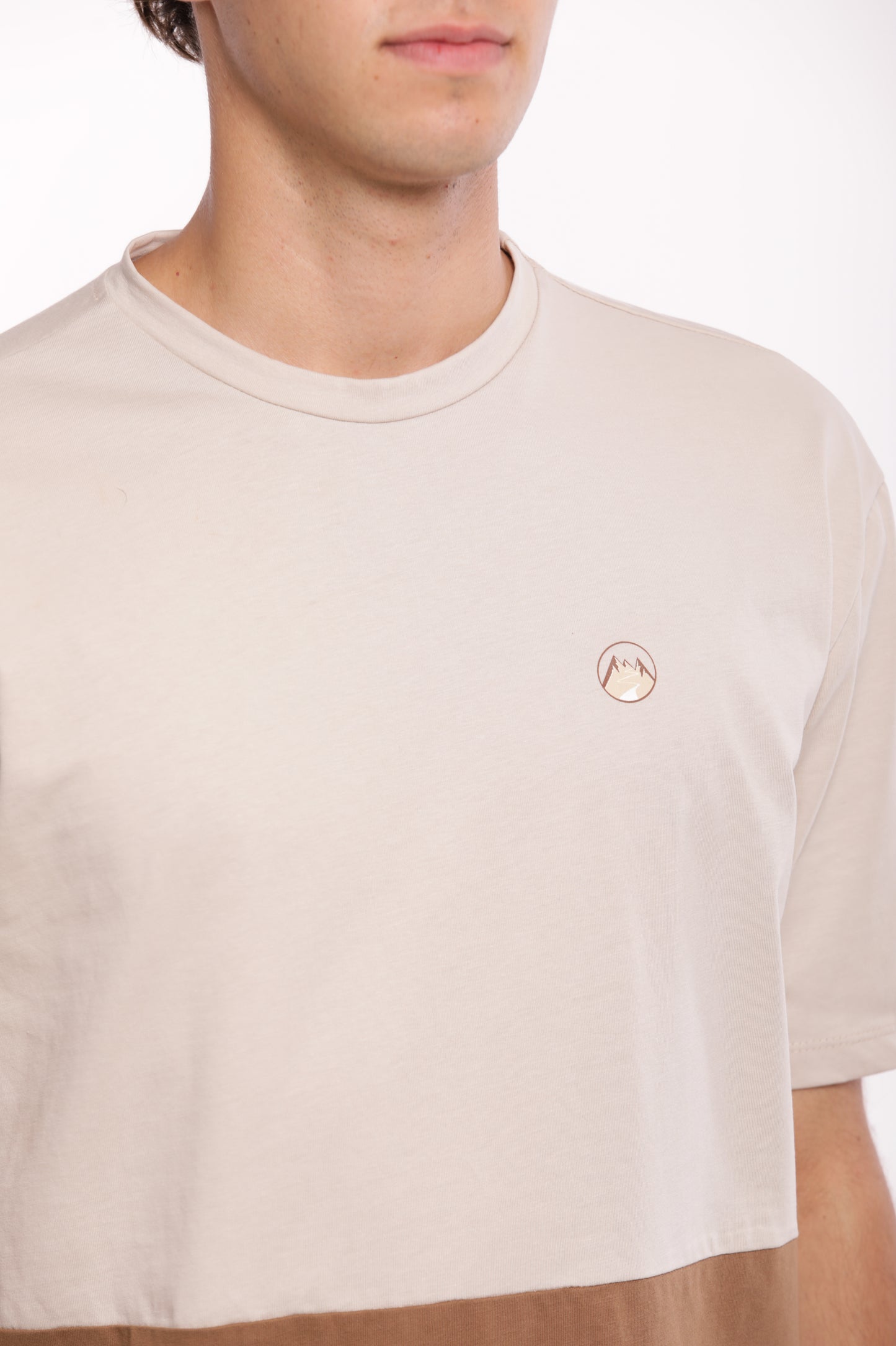 T-SHIRT OVER MONTAGNA