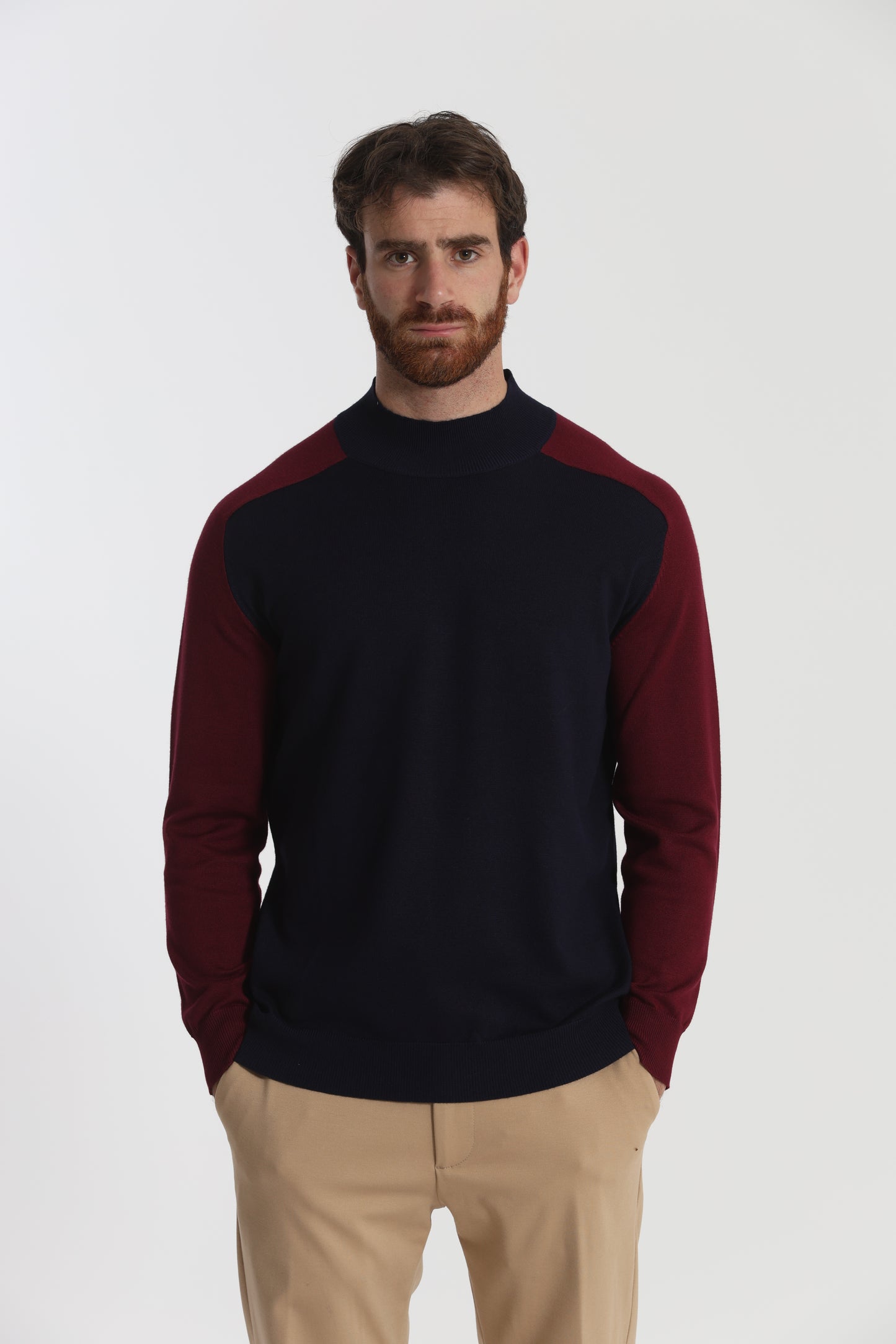 PULLOVER IN MAGLIA BICOLOR A MEZZO COLLO