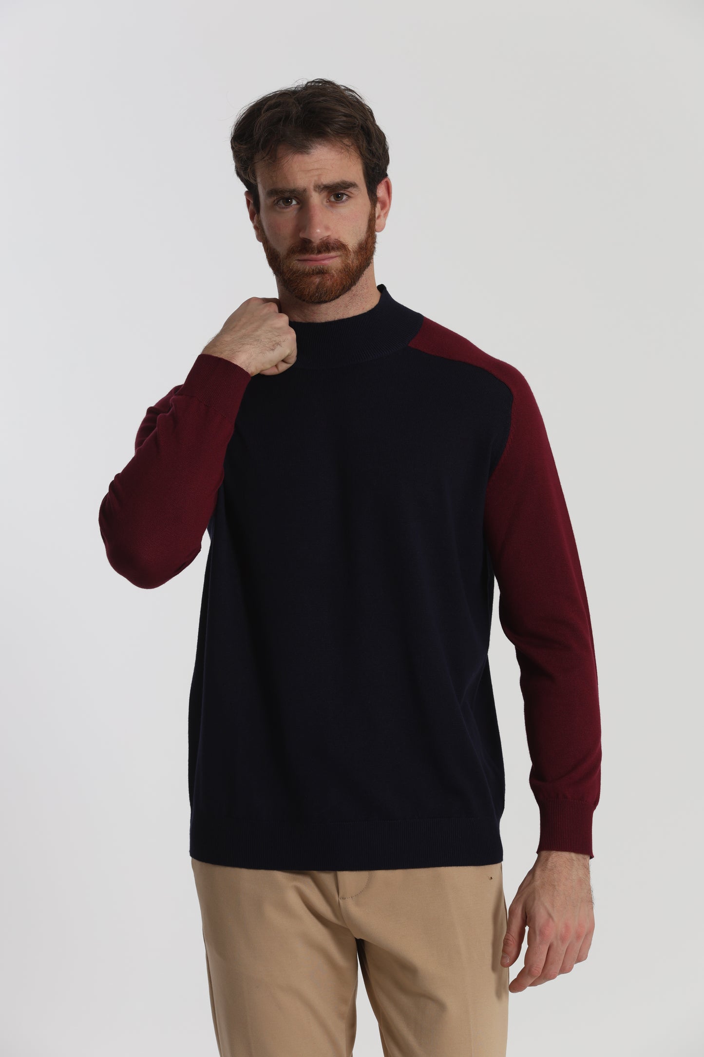 PULLOVER IN MAGLIA BICOLOR A MEZZO COLLO