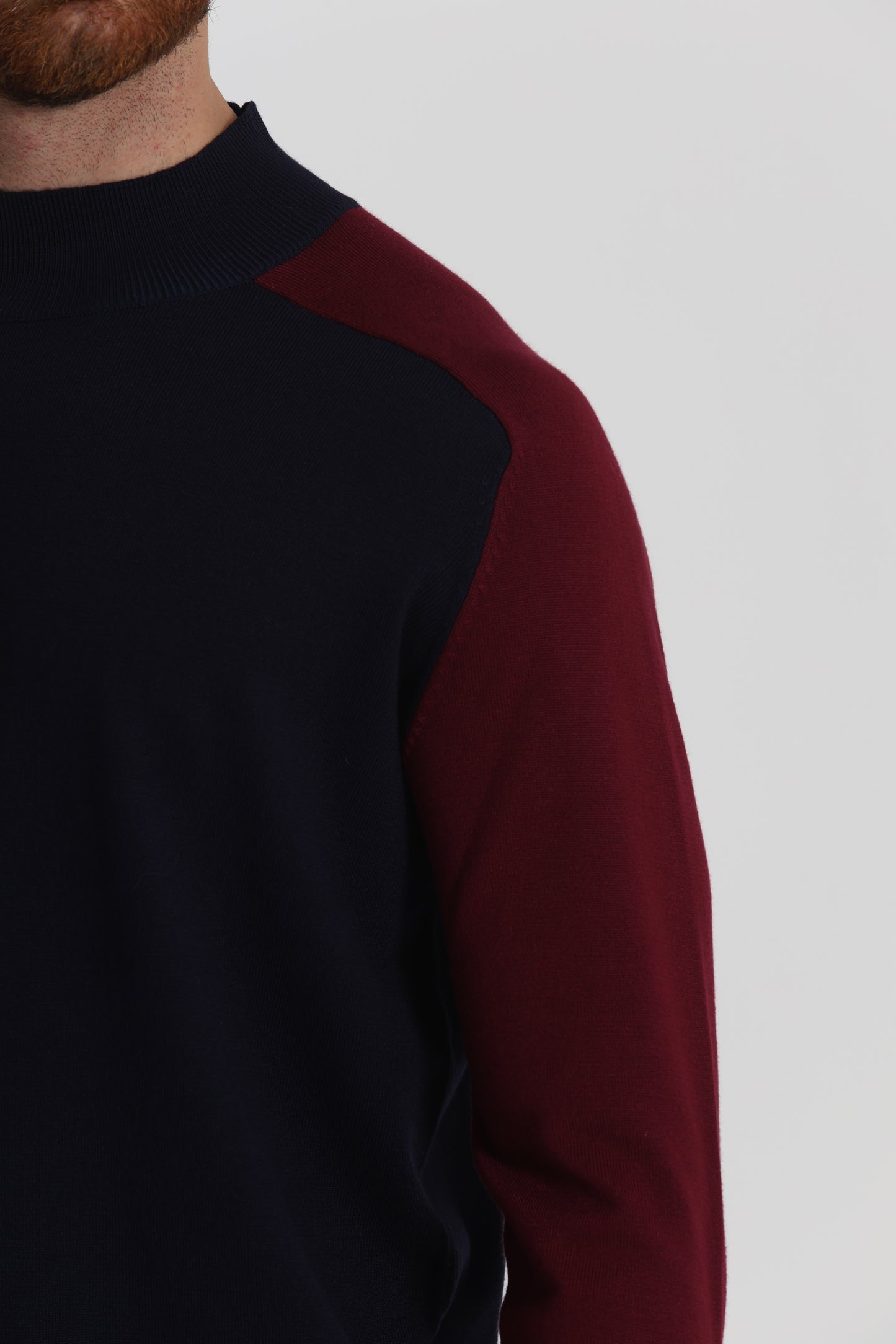 PULLOVER IN MAGLIA BICOLOR A MEZZO COLLO
