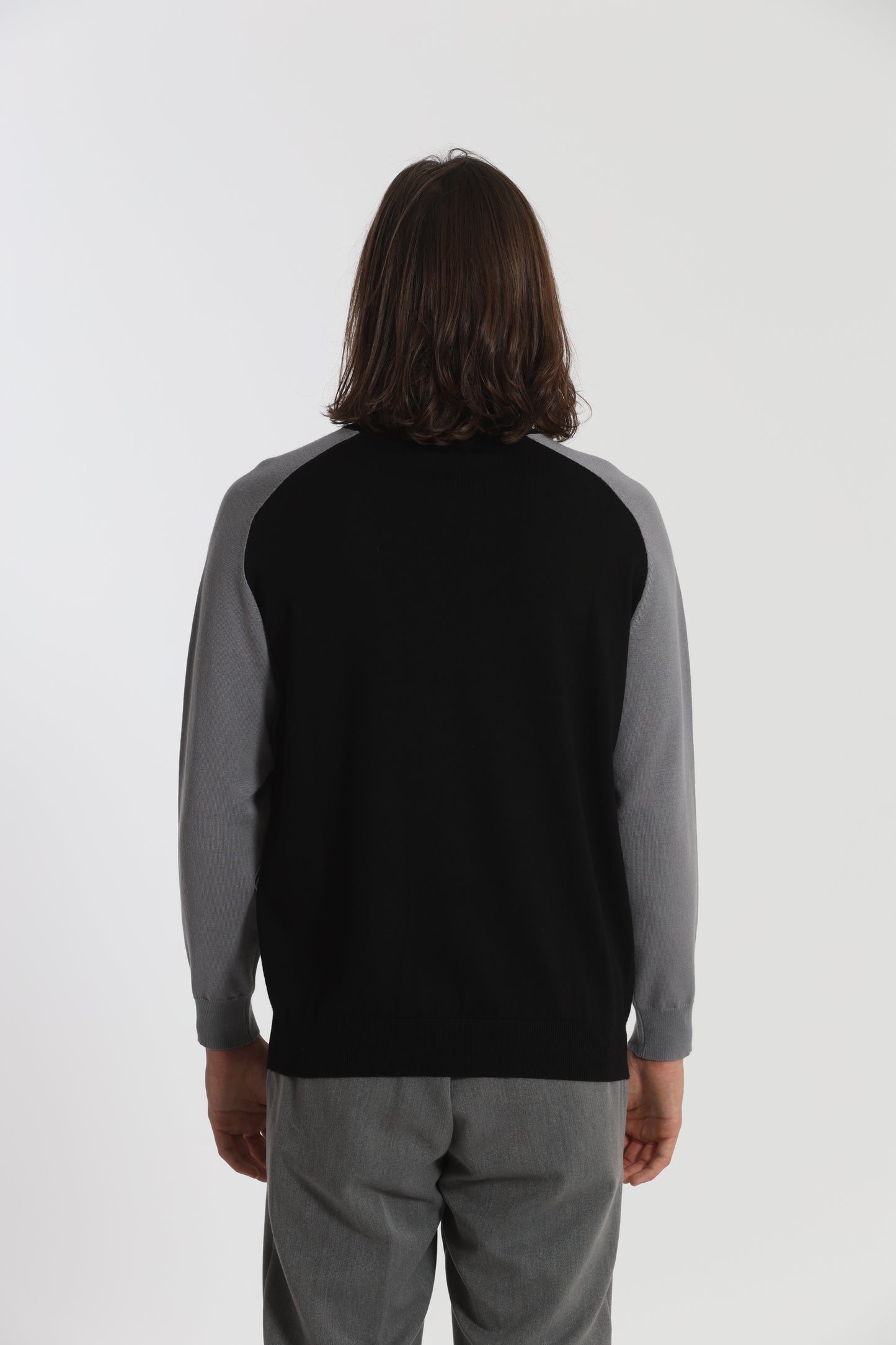 PULLOVER IN MAGLIA BICOLOR A MEZZO COLLO