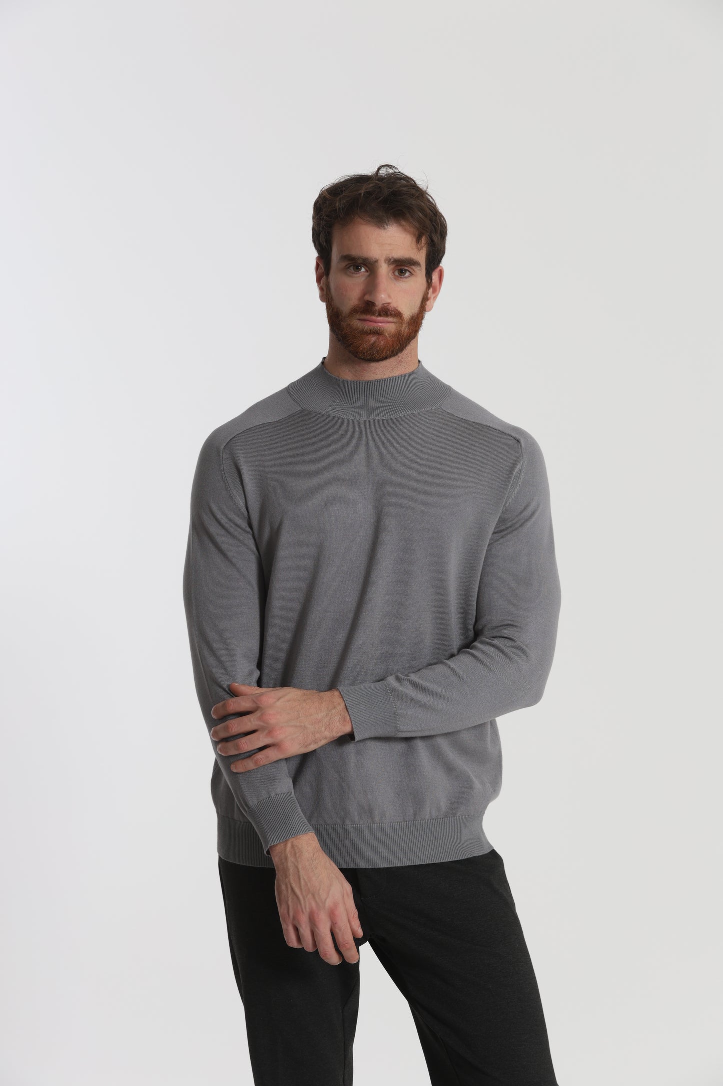 PULLOVER IN MAGLIA A MEZZO COLLO IN TINTA UNITA