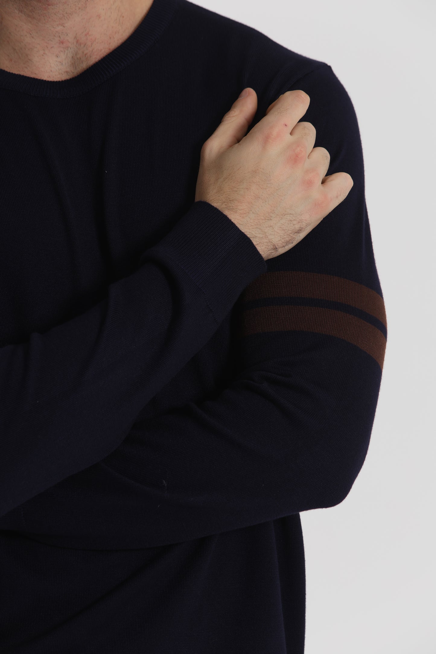 MAGLIA GIROCOLLO CON DETTAGLI
