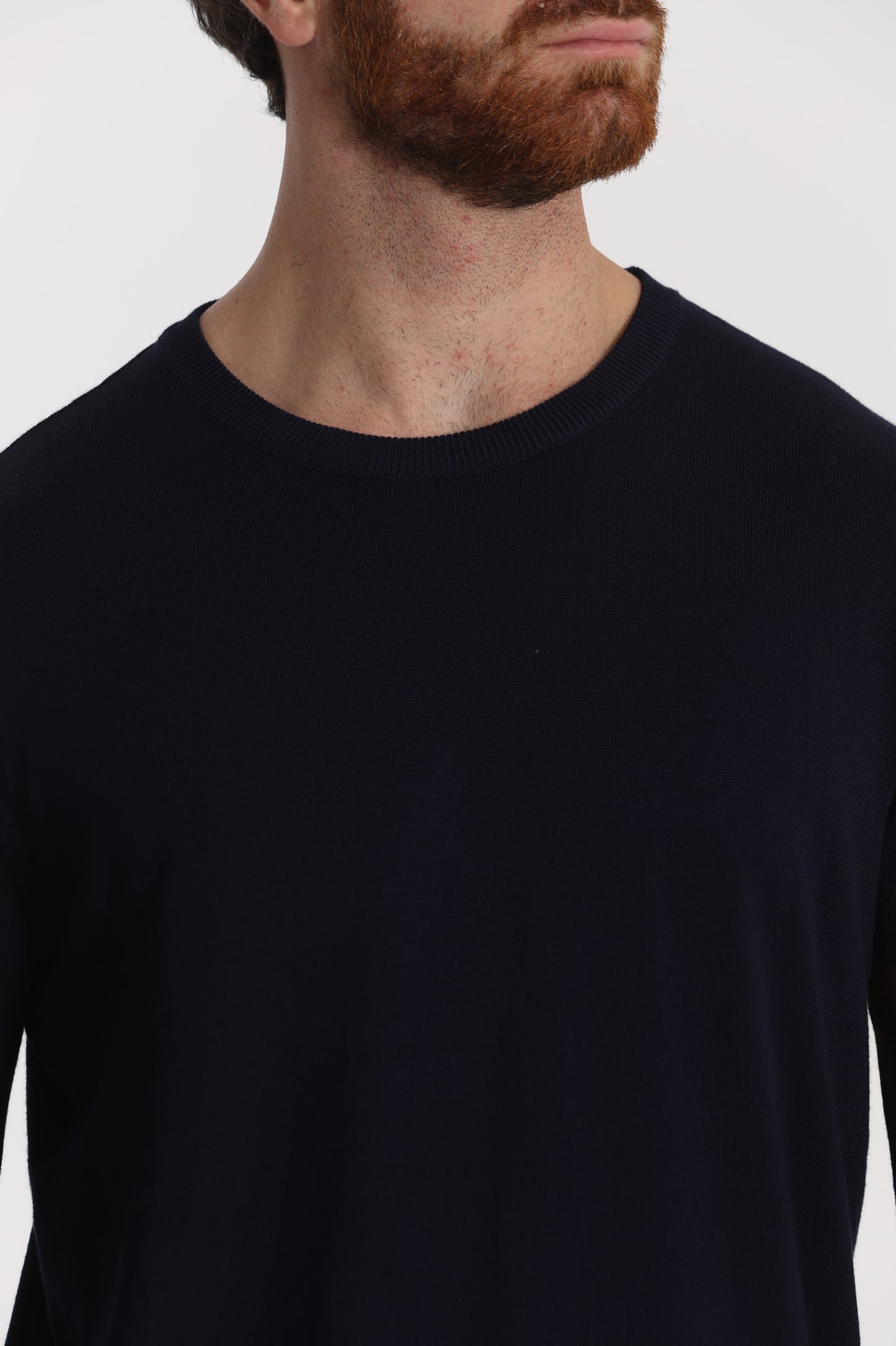 MAGLIA GIROCOLLO CON DETTAGLI