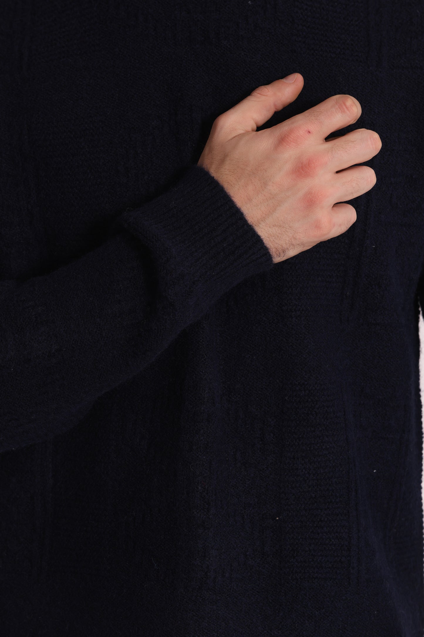 MAGLIA GIROCOLLO CON TEXTURE