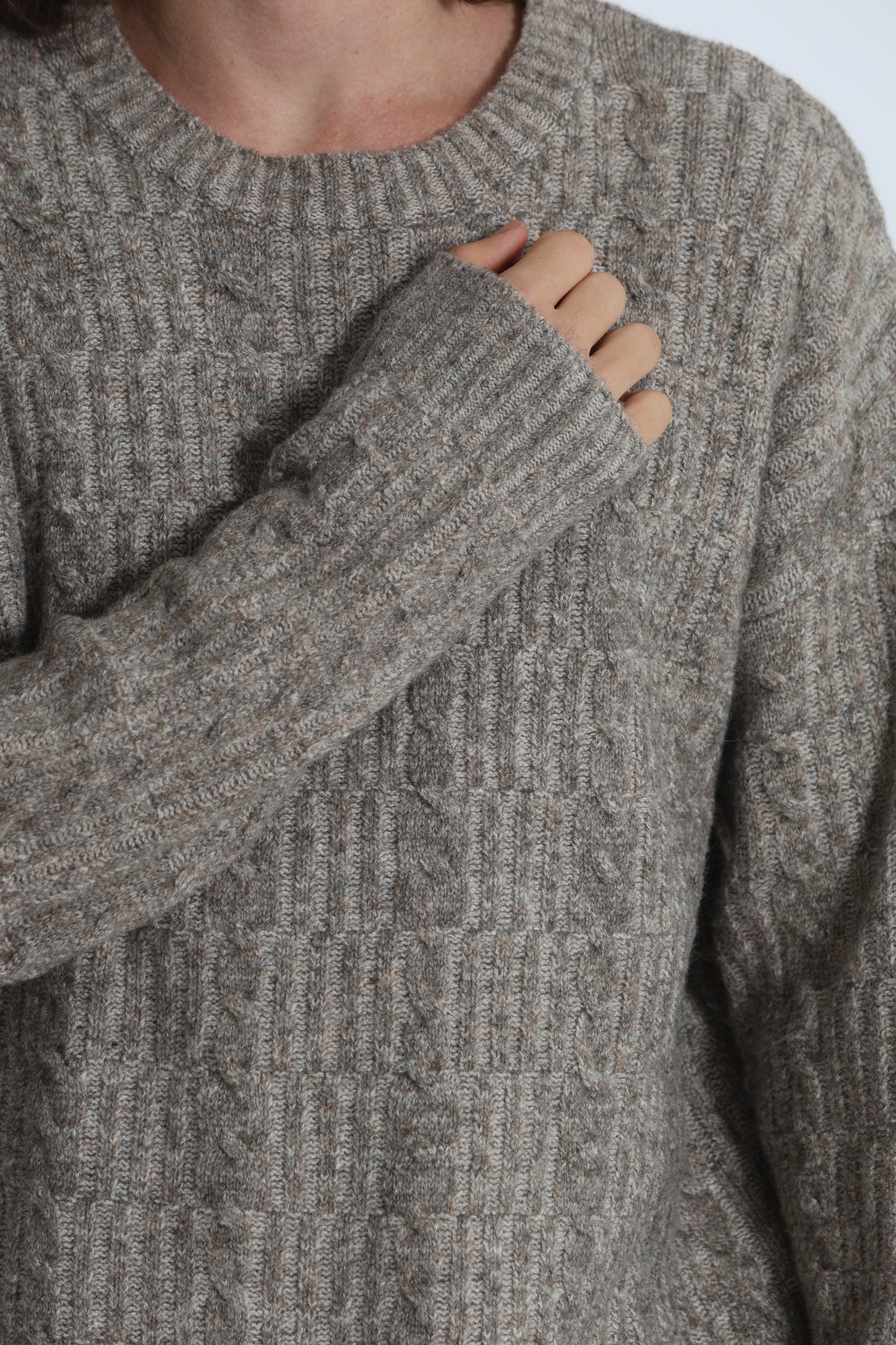 MAGLIA IN MISTO LANA CON TRECCIA