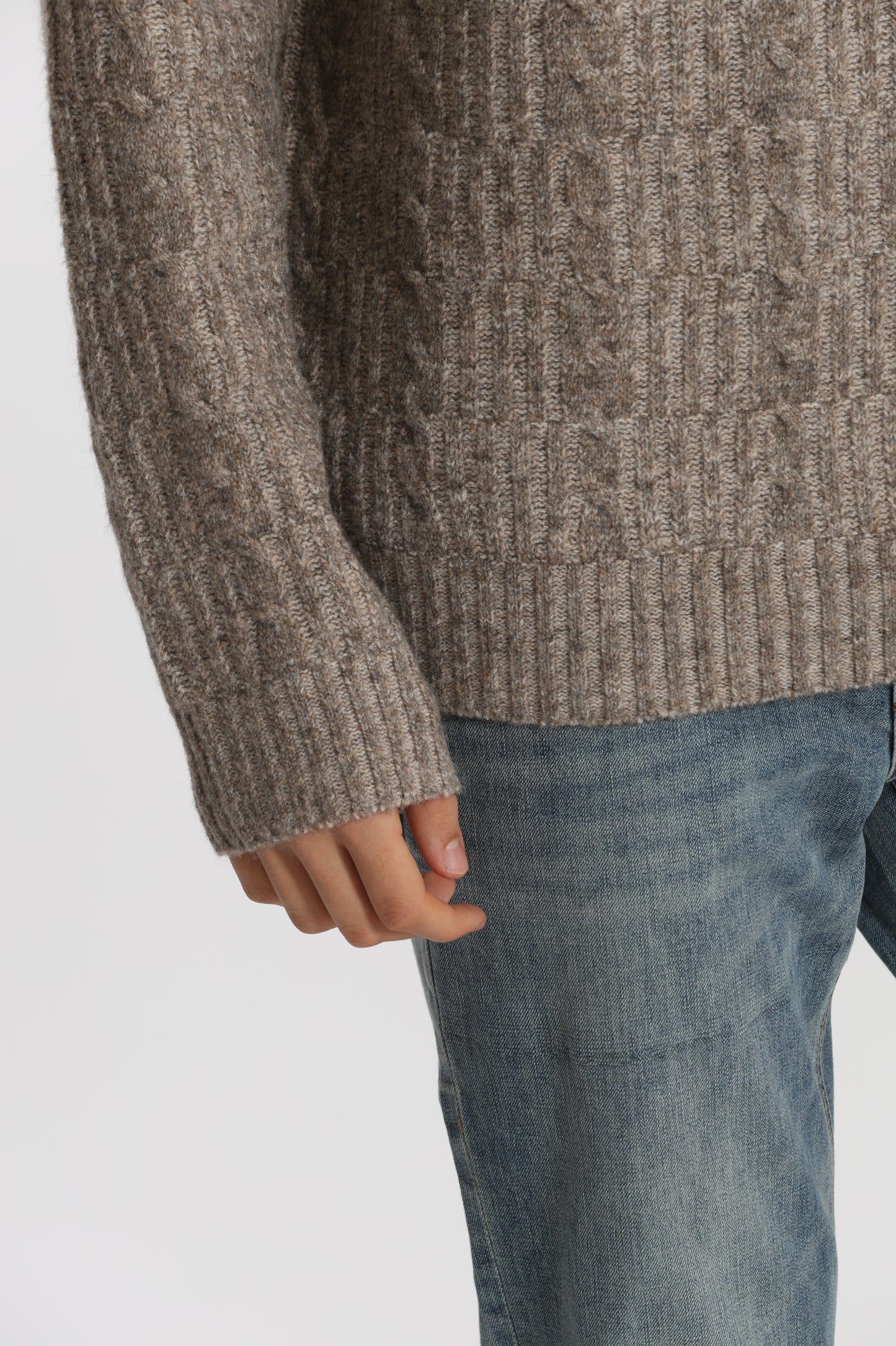 MAGLIA IN MISTO LANA CON TRECCIA
