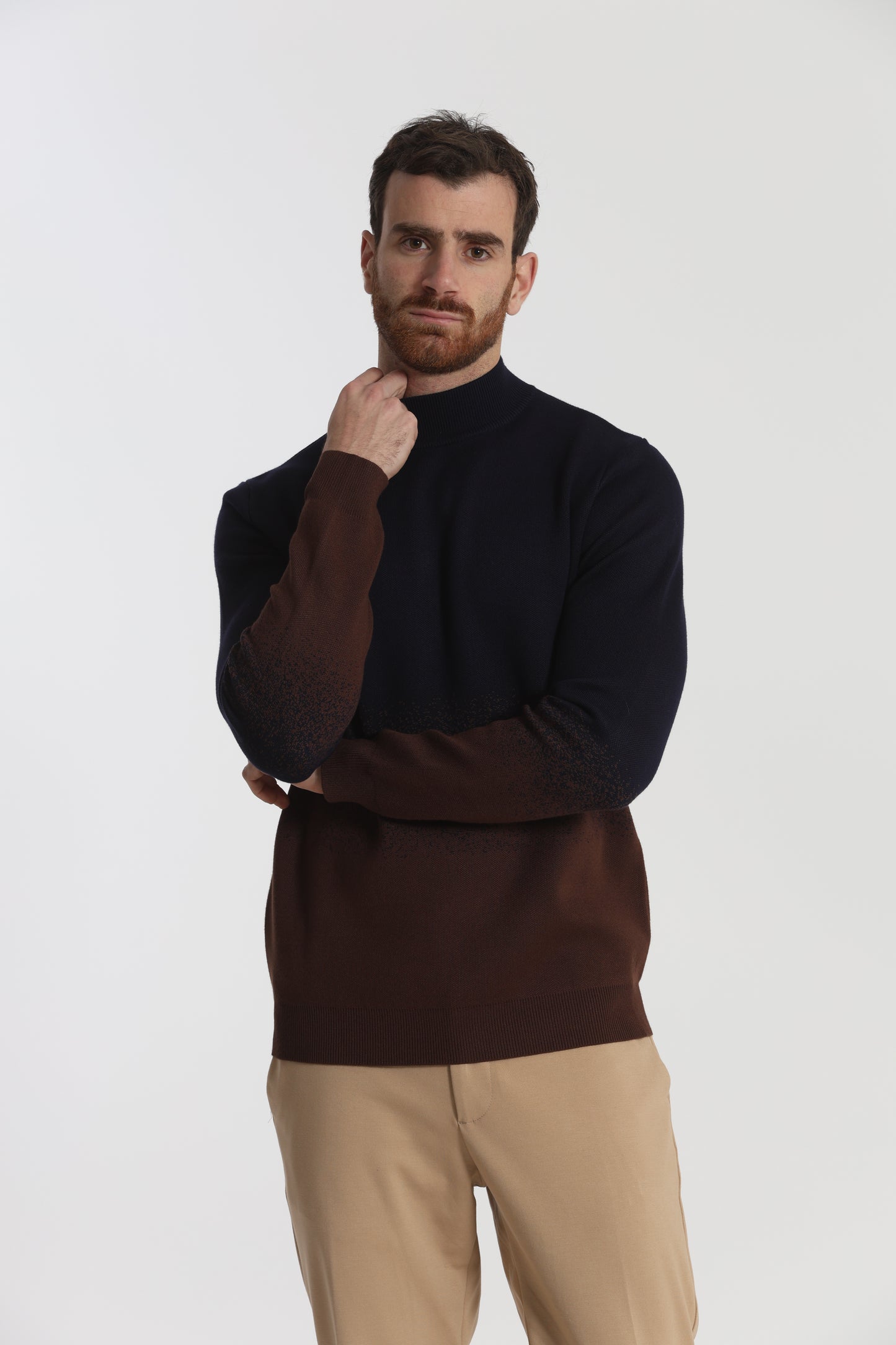 MAGLIA A MEZZO COLLO CON TEXTURE