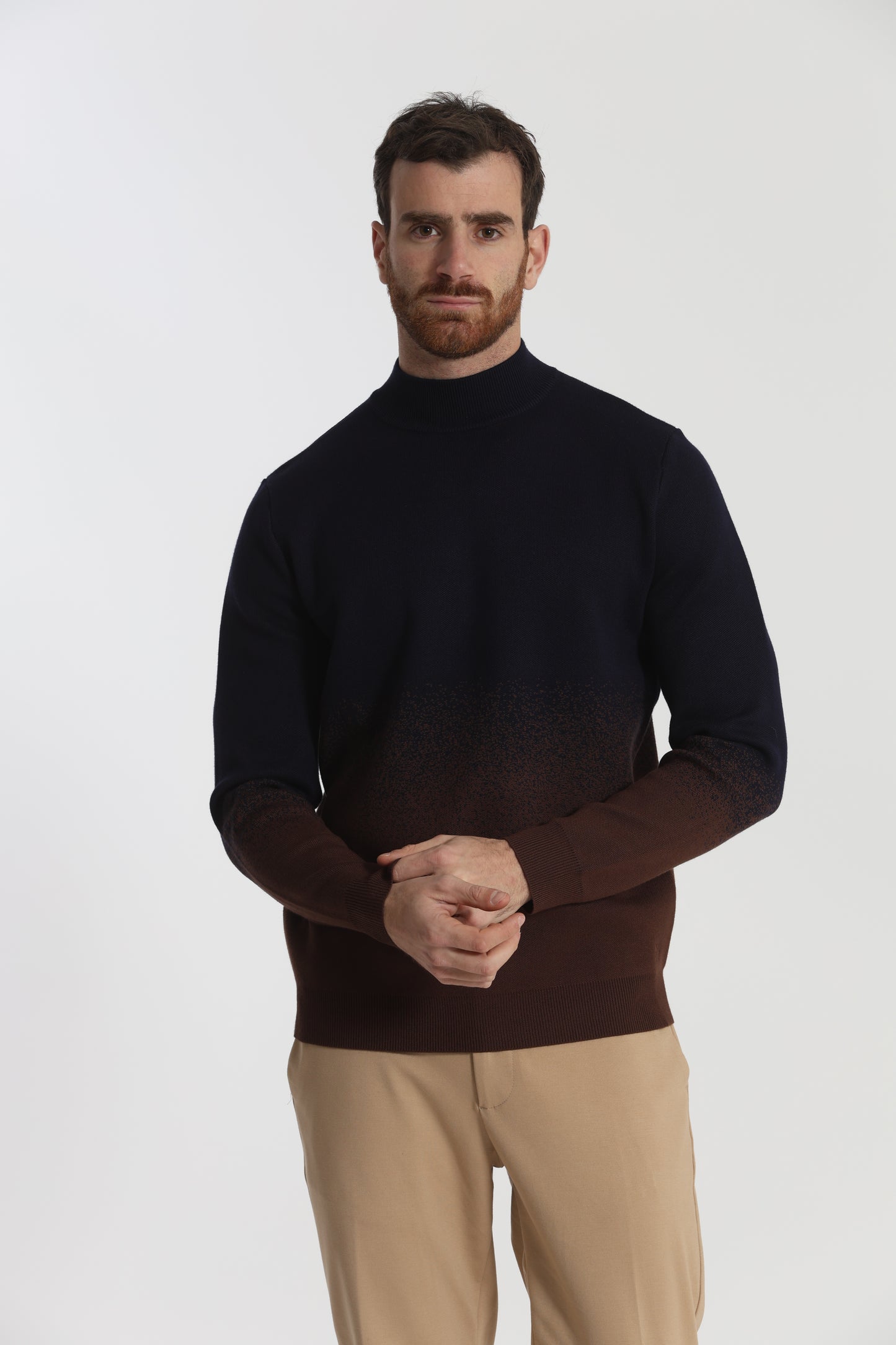 MAGLIA A MEZZO COLLO CON TEXTURE