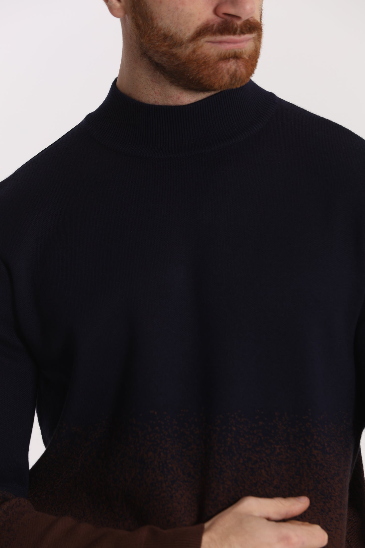 MAGLIA A MEZZO COLLO CON TEXTURE