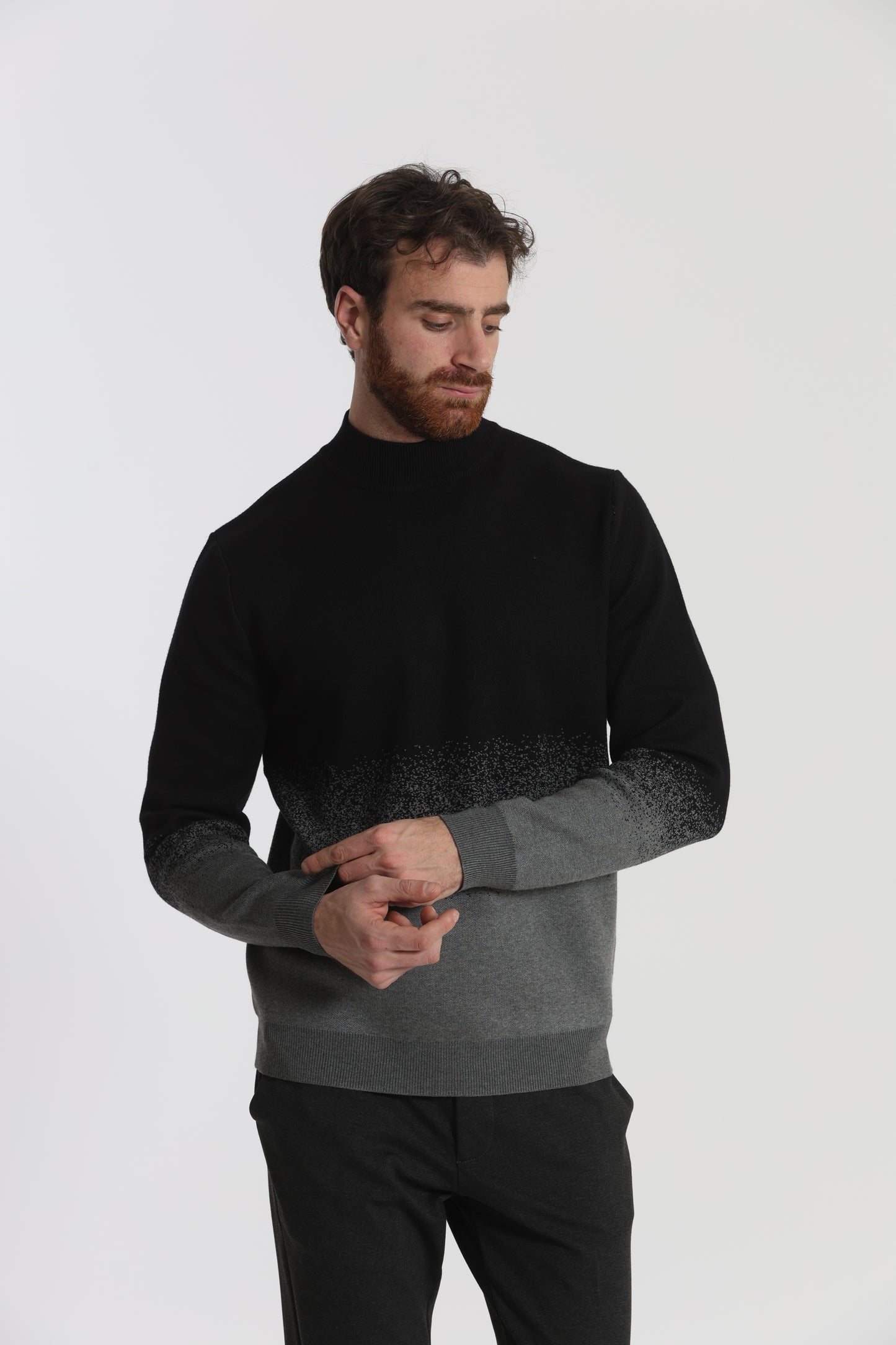 MAGLIA A MEZZO COLLO CON TEXTURE