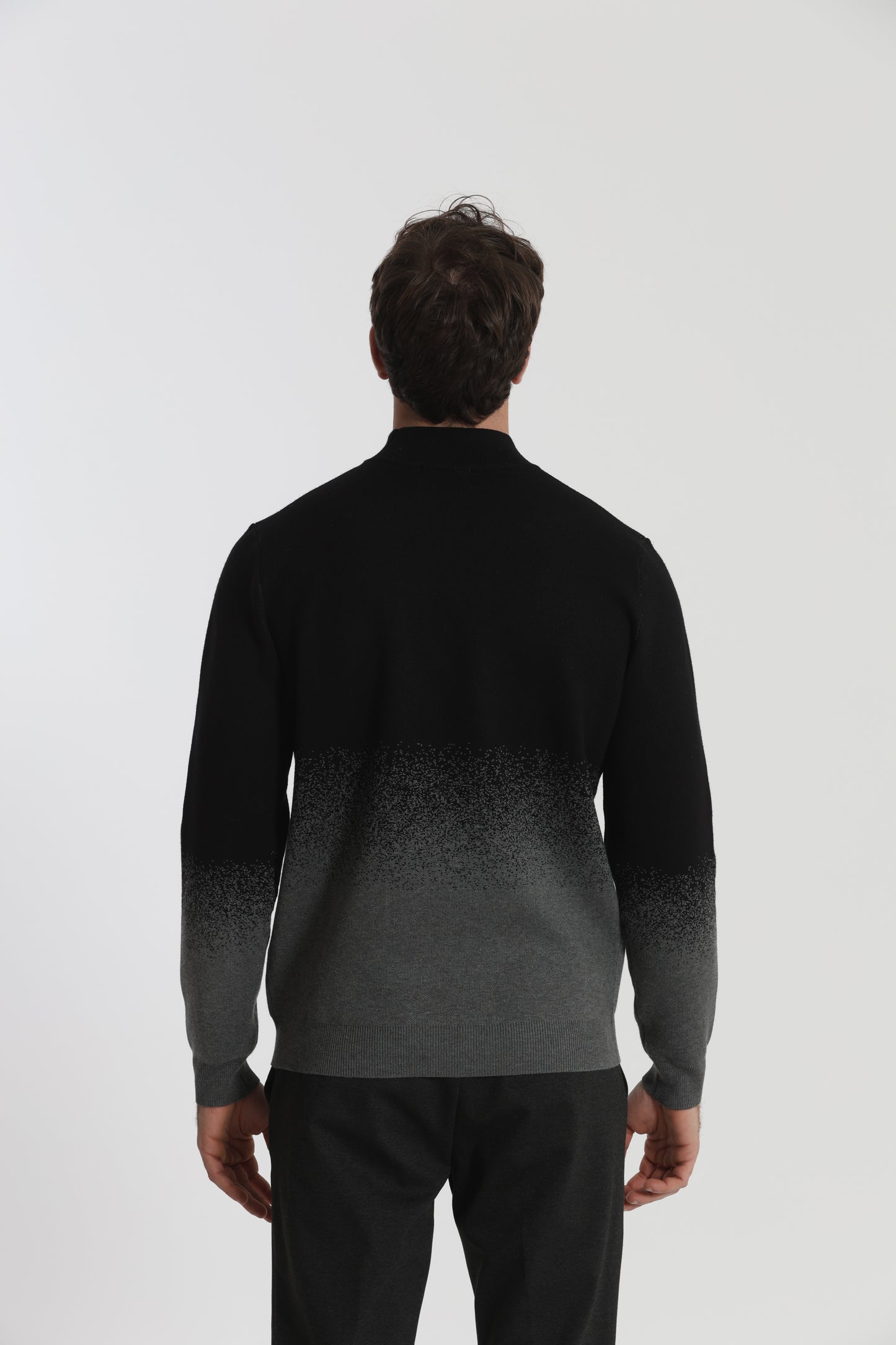 MAGLIA A MEZZO COLLO CON TEXTURE
