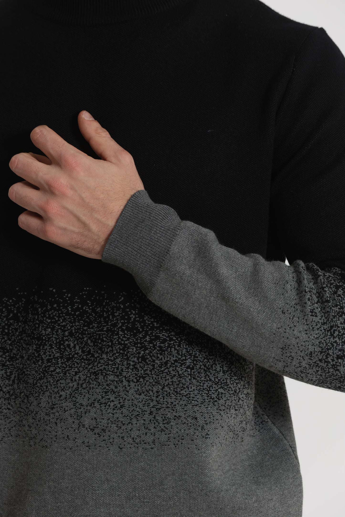 MAGLIA A MEZZO COLLO CON TEXTURE